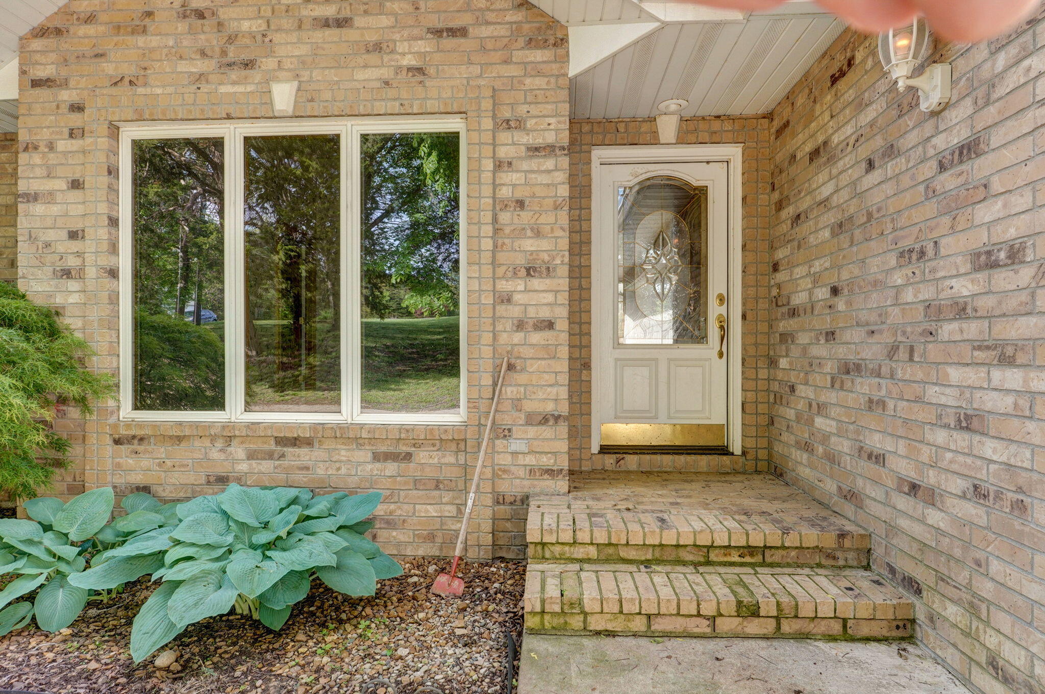 2124 East State Highway 215 Property Photo 6