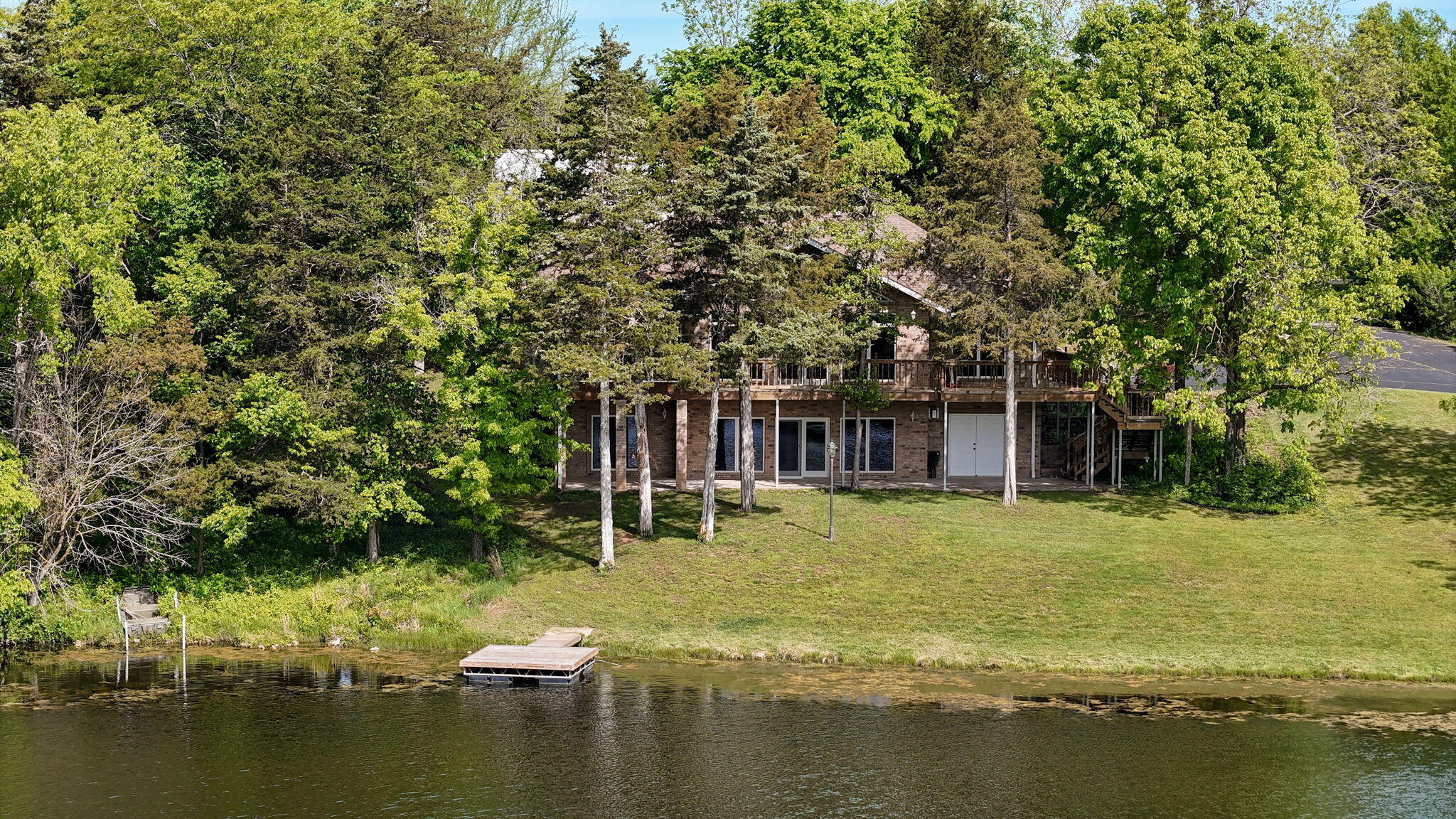 2124 East State Highway 215 Property Photo 9