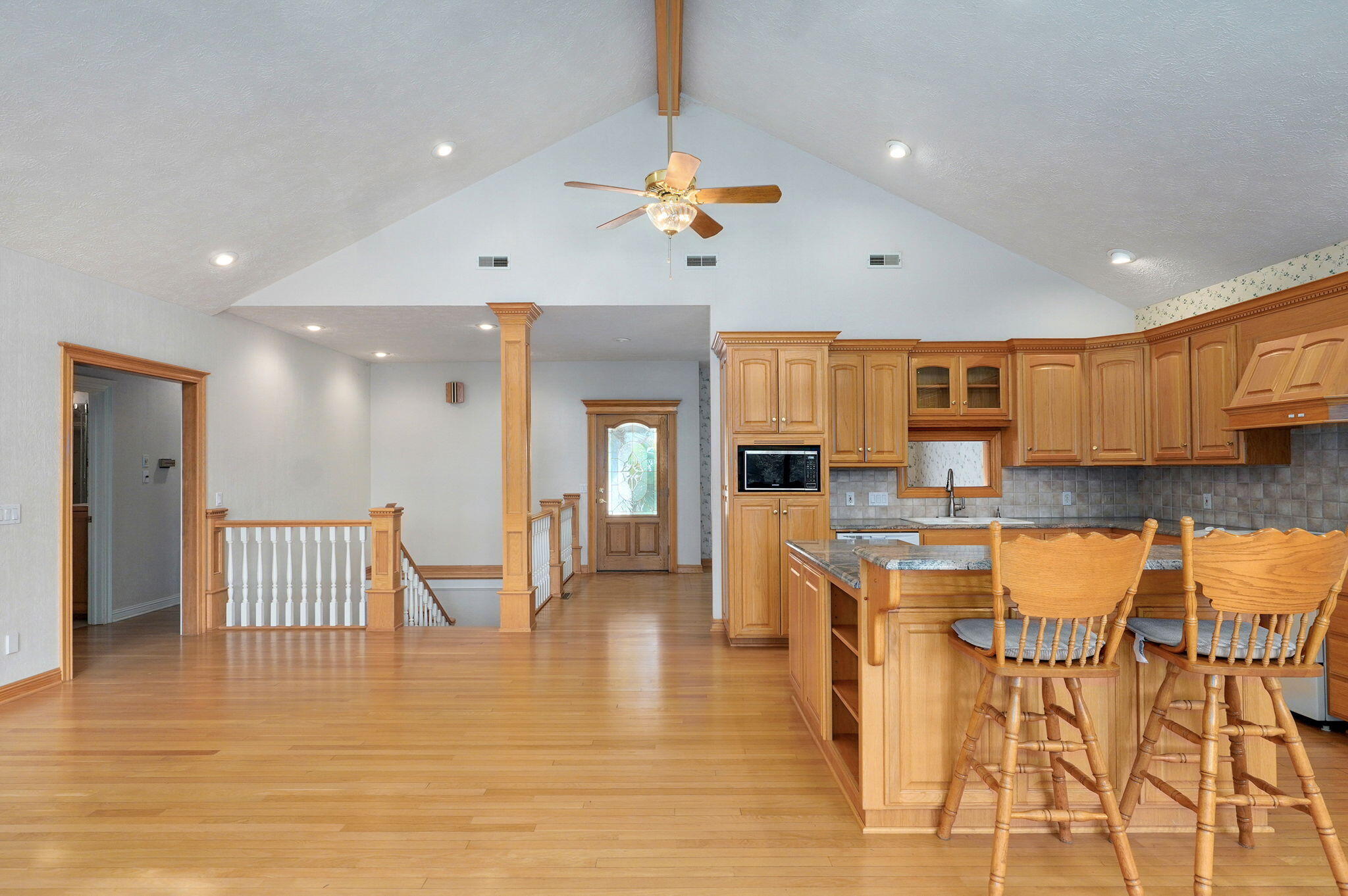 2124 East State Highway 215 Property Photo 20