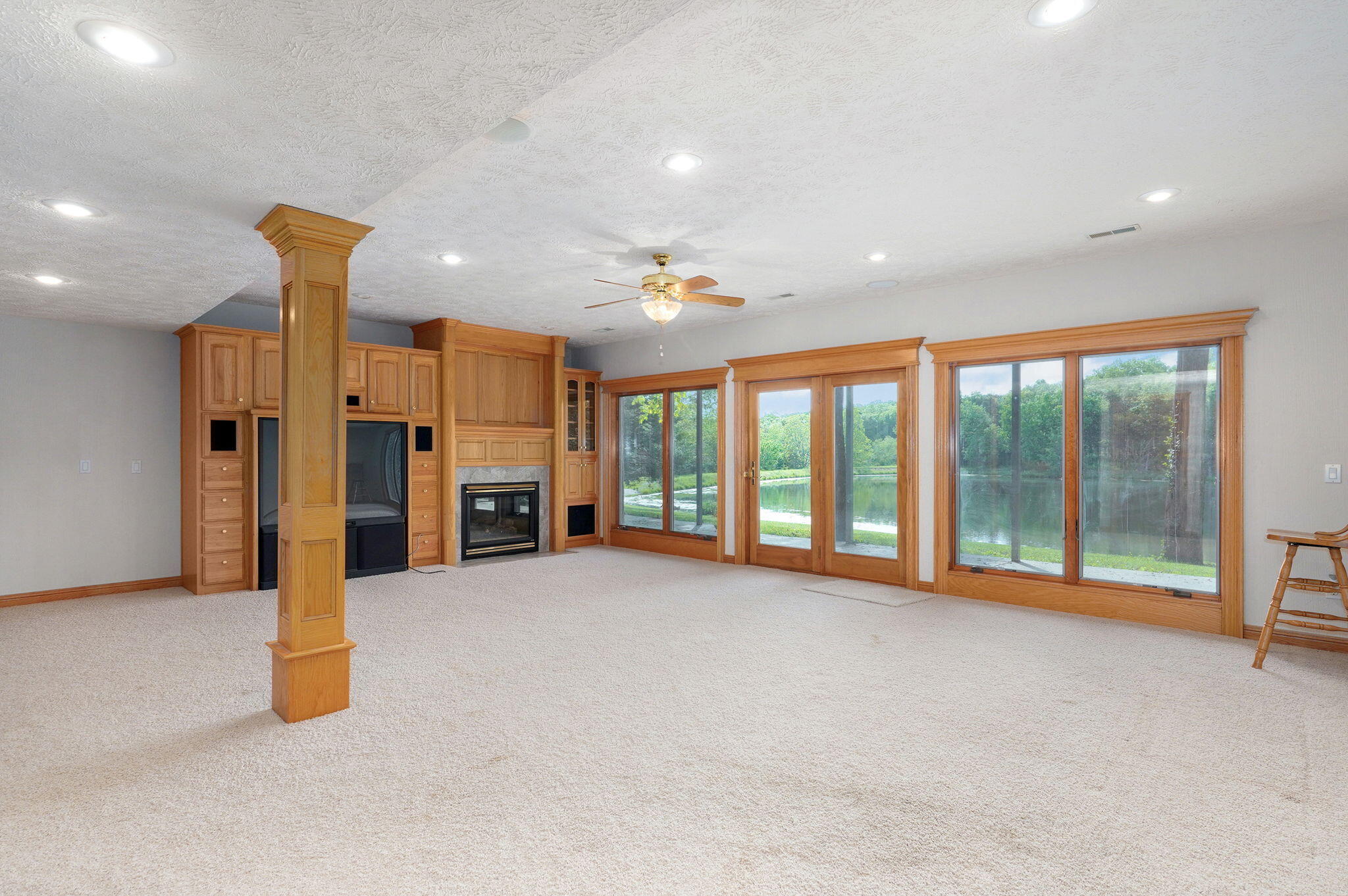 2124 East State Highway 215 Property Photo 33