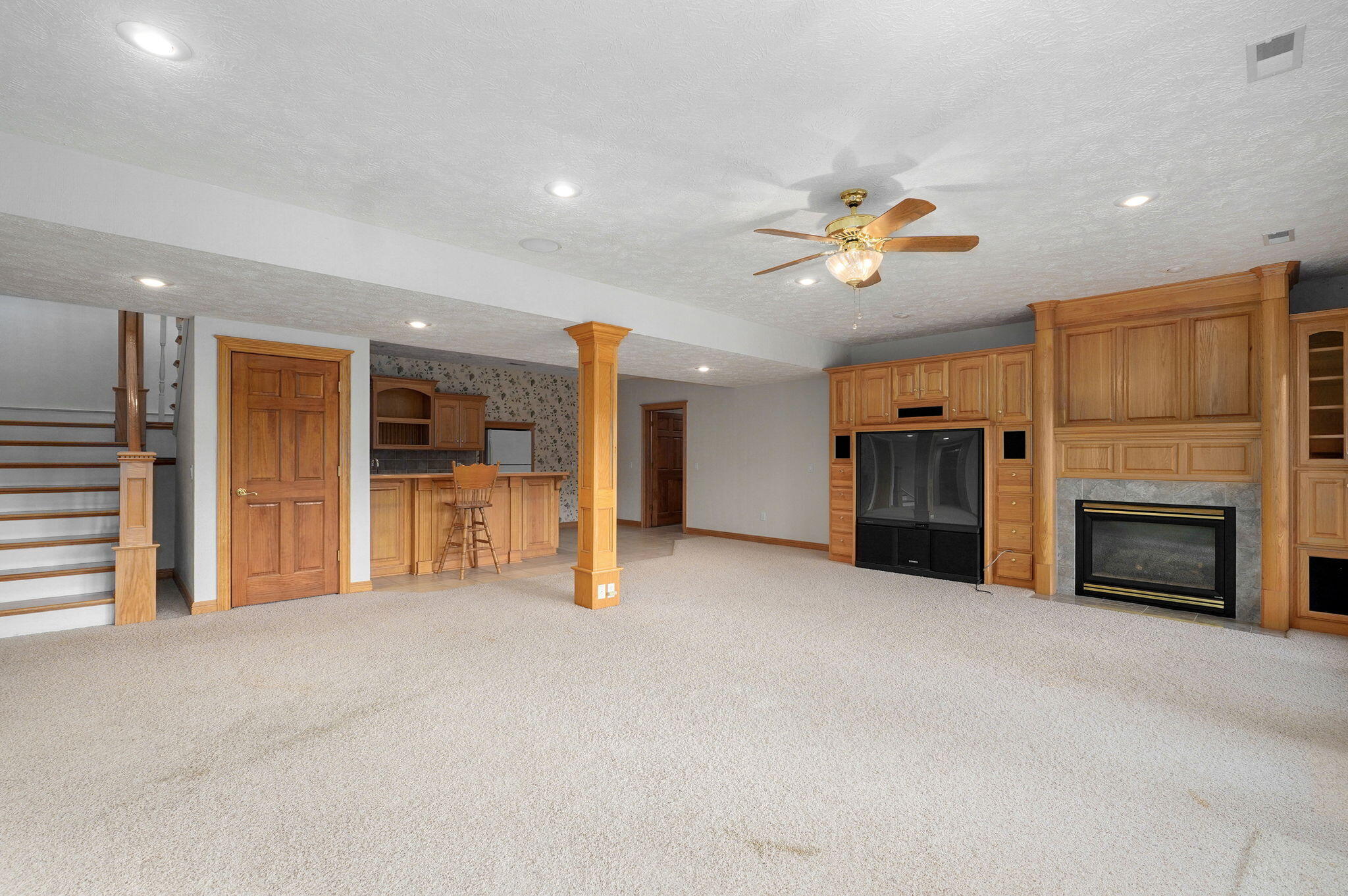 2124 East State Highway 215 Property Photo 34