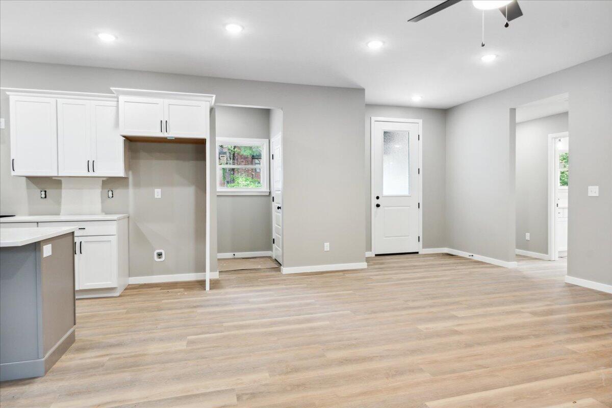 1239 West Arlington Court Property Photo 5