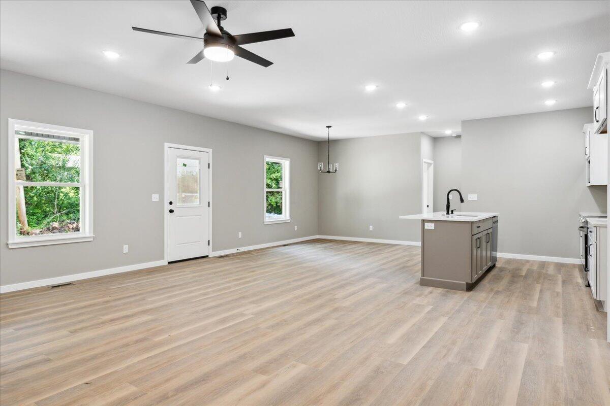 1239 West Arlington Court Property Photo 7