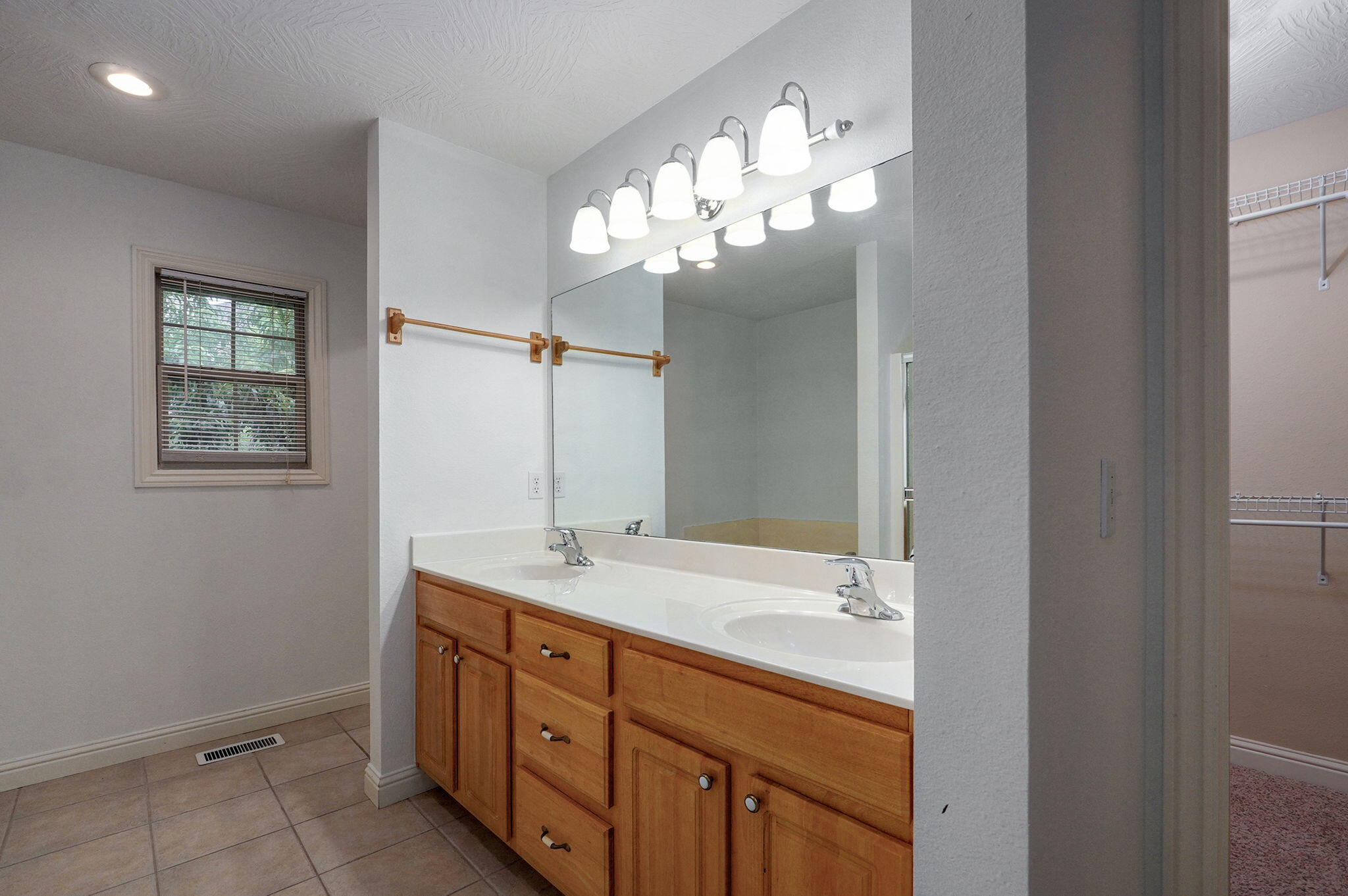 2304 South 12th Street Property Photo 16