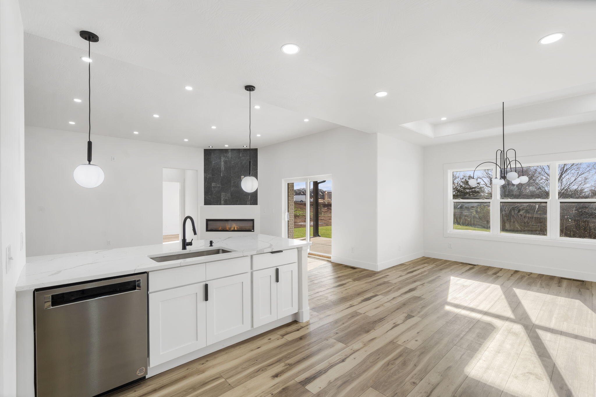 2048 North Sun Valley Drive Property Photo 11