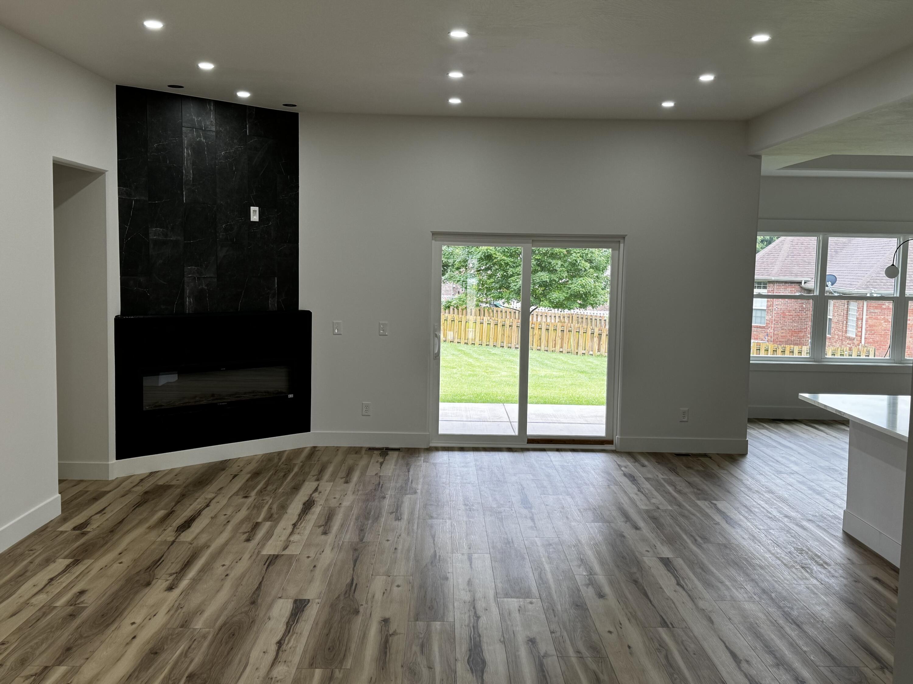 2048 North Sun Valley Drive Property Photo 13