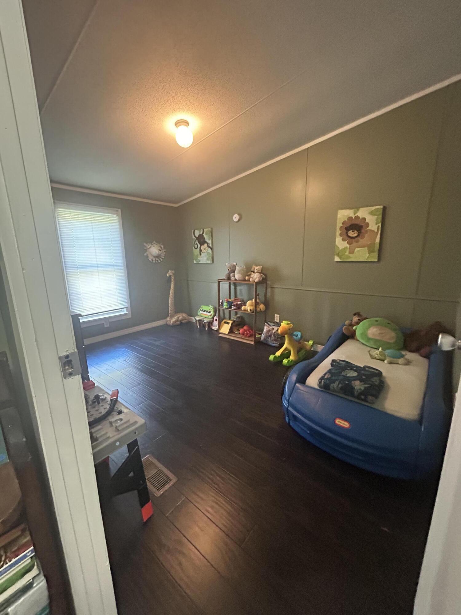 258 Temple Hill Drive Property Photo 17