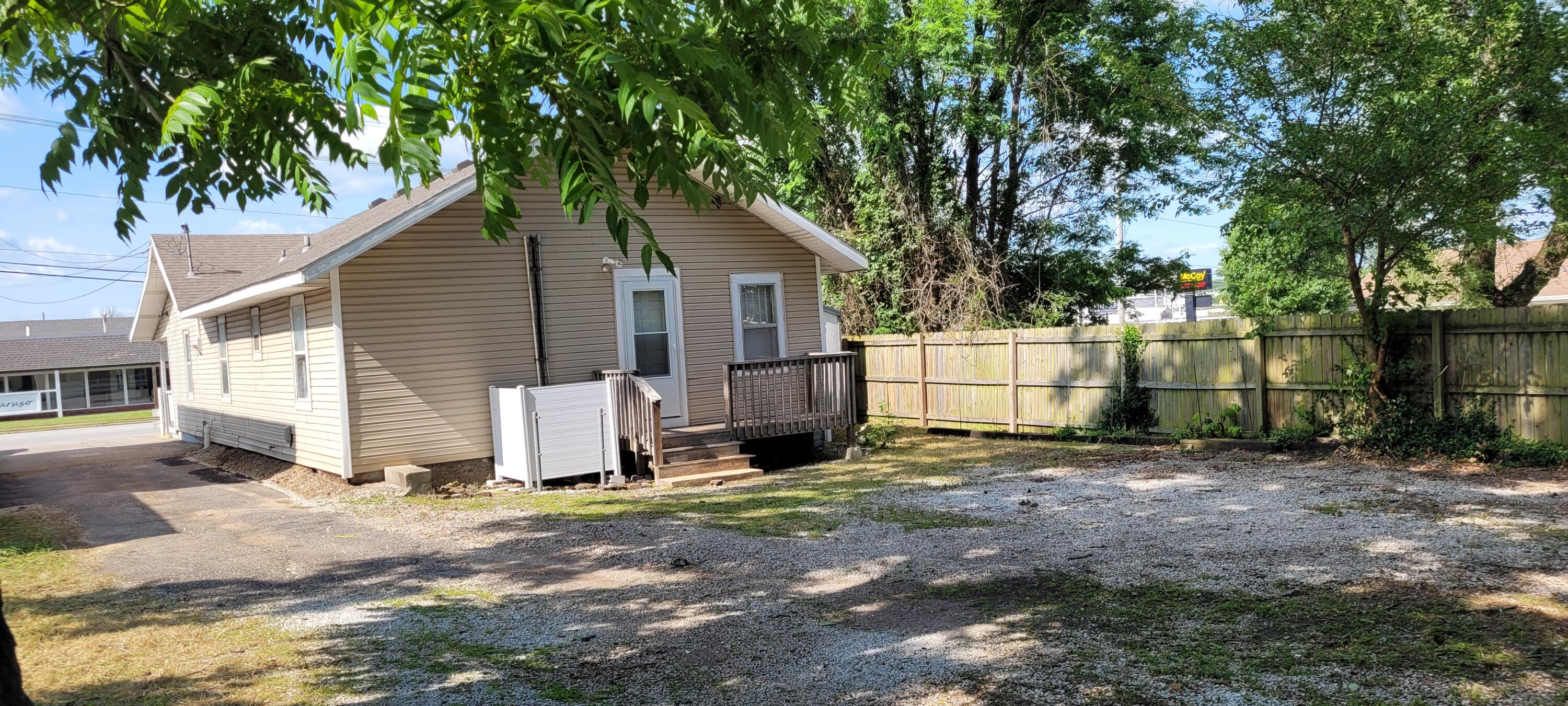 1708 East St Louis Street Property Photo 32