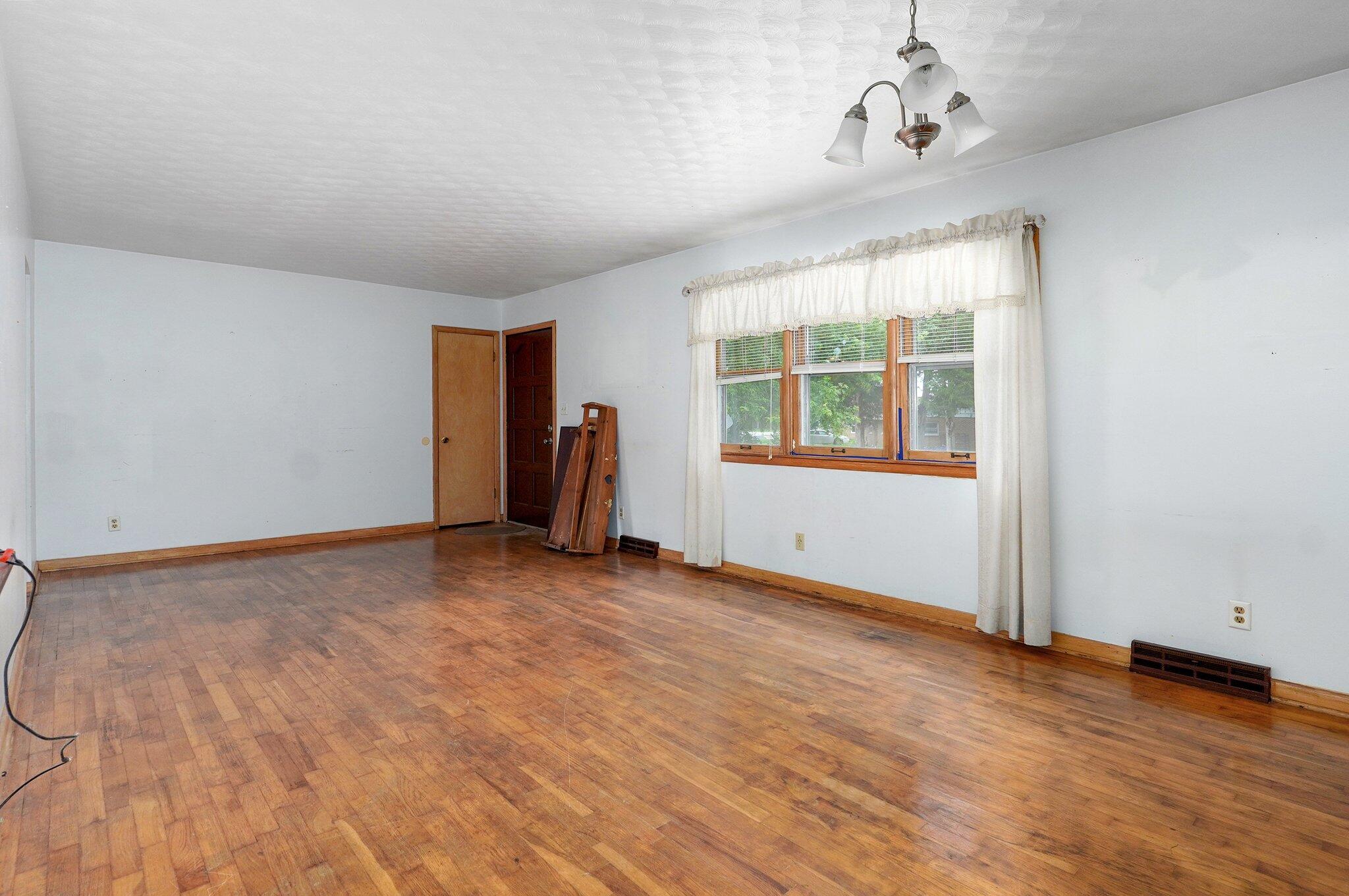 1007 South Walnut Terrace Drive Property Photo 4