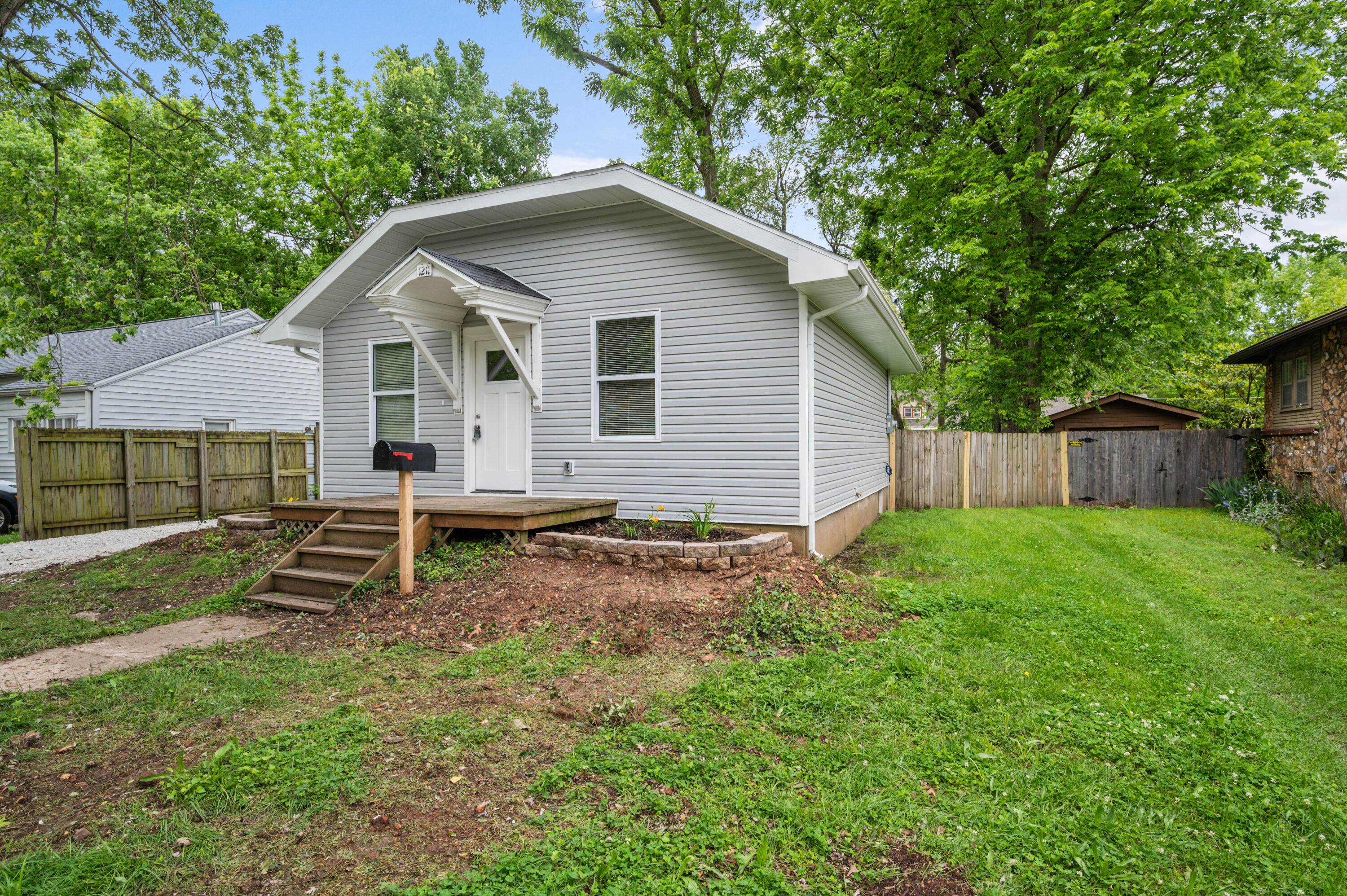 1211 South Pennsylvania Avenue Property Photo 3