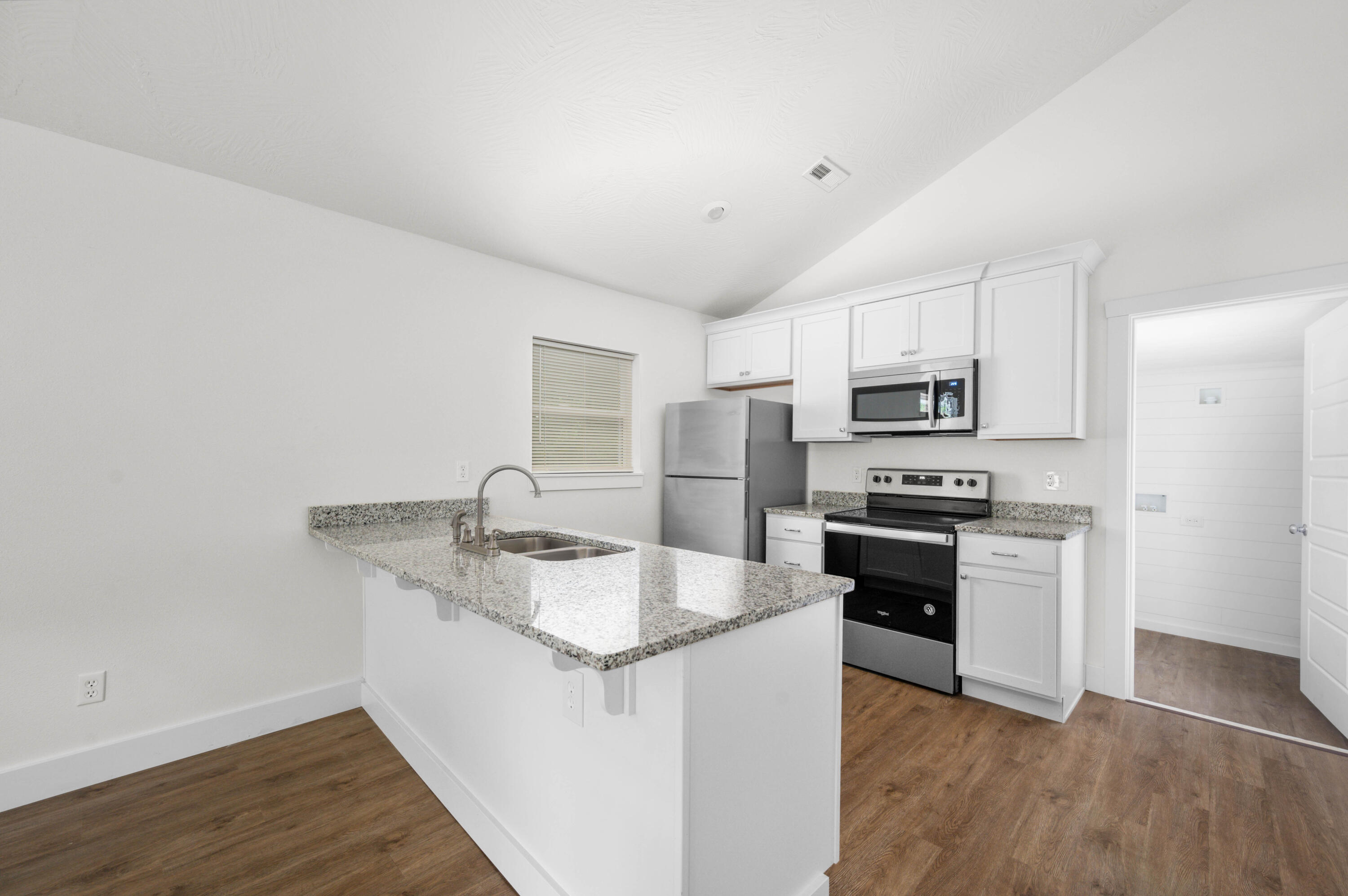 1211 South Pennsylvania Avenue Property Photo 7