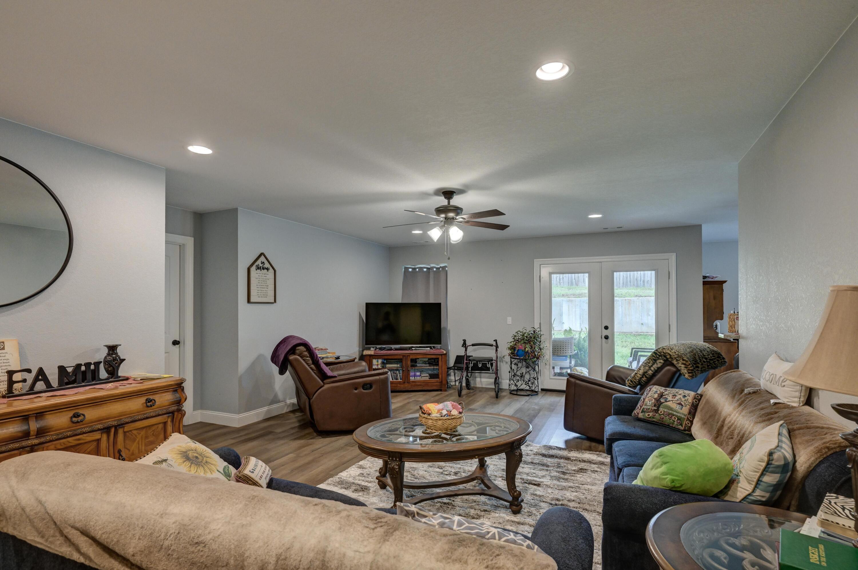 1302 Justin Trail Property Photo 6