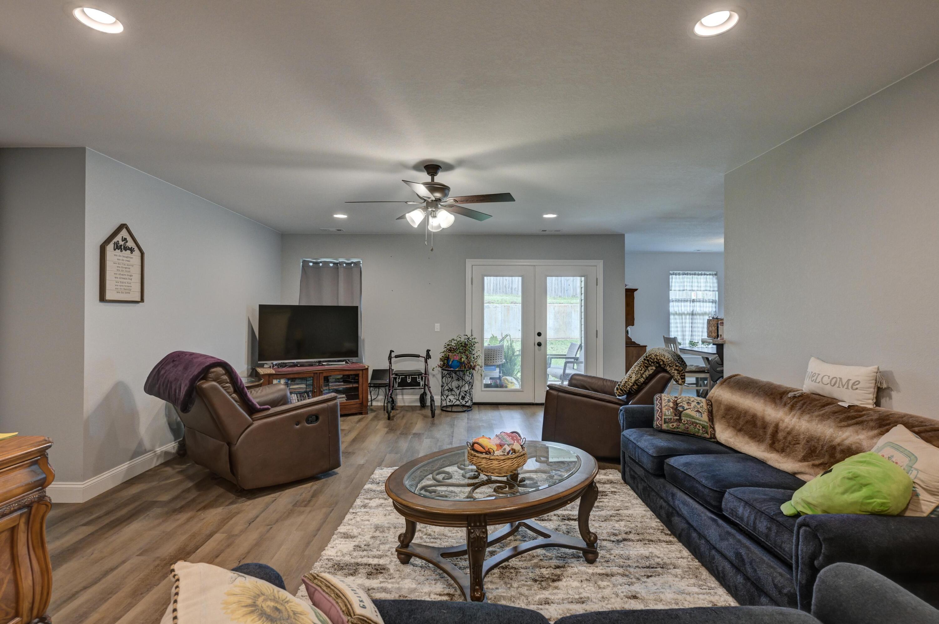 1302 Justin Trail Property Photo 7