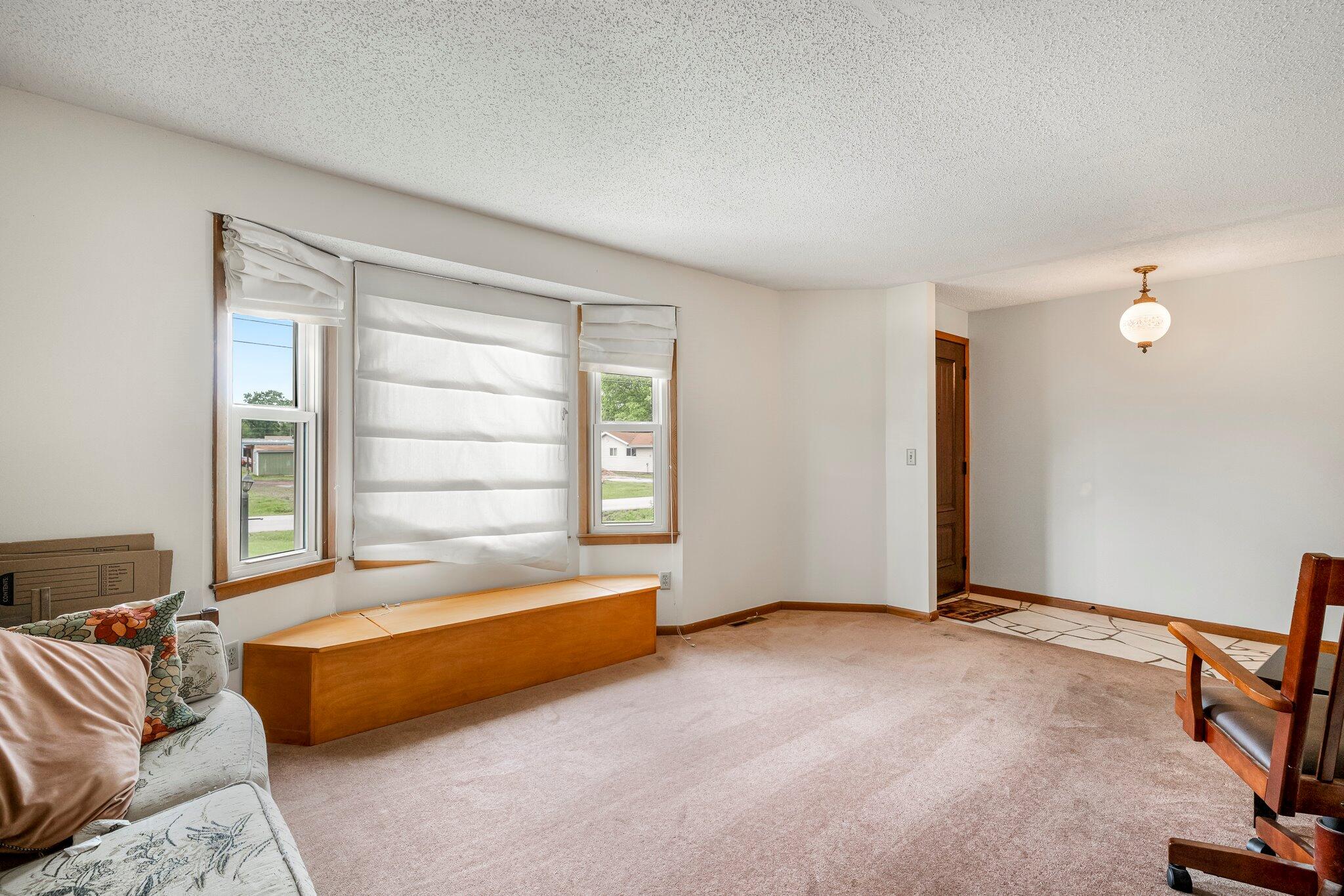 2711 East Stanford Street Property Photo 7