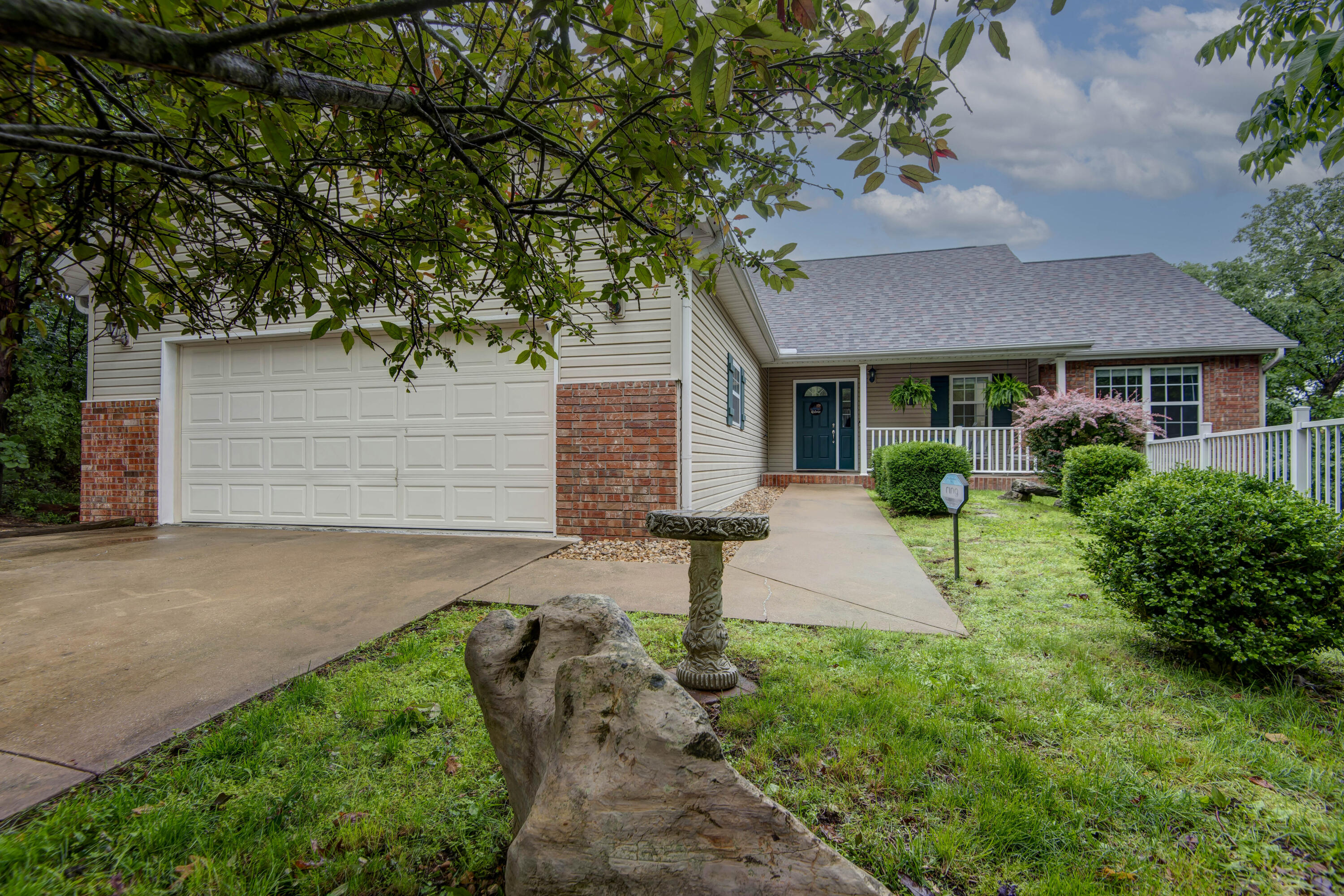 326 Country Bluff Drive Property Photo 1