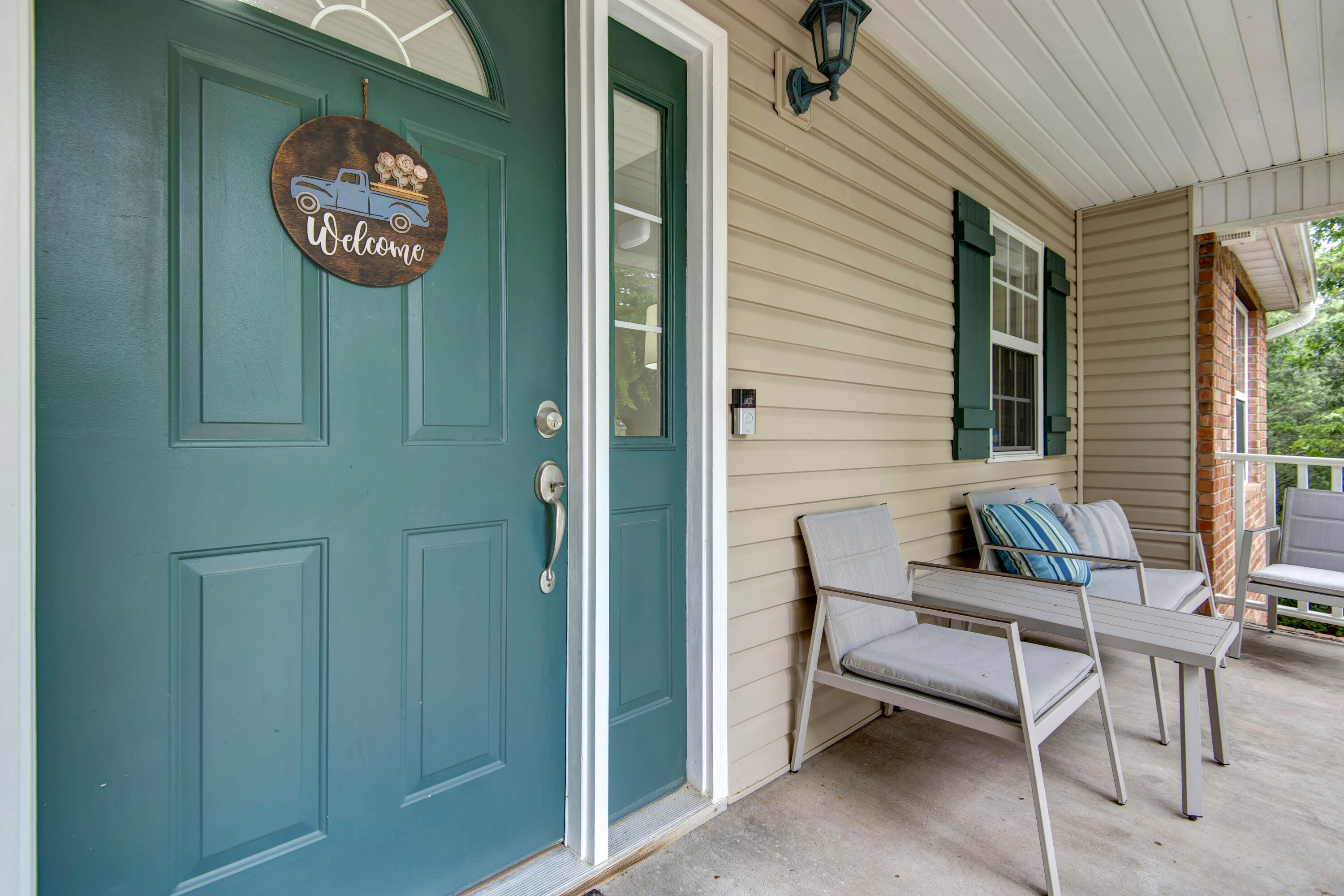 326 Country Bluff Drive Property Photo 6
