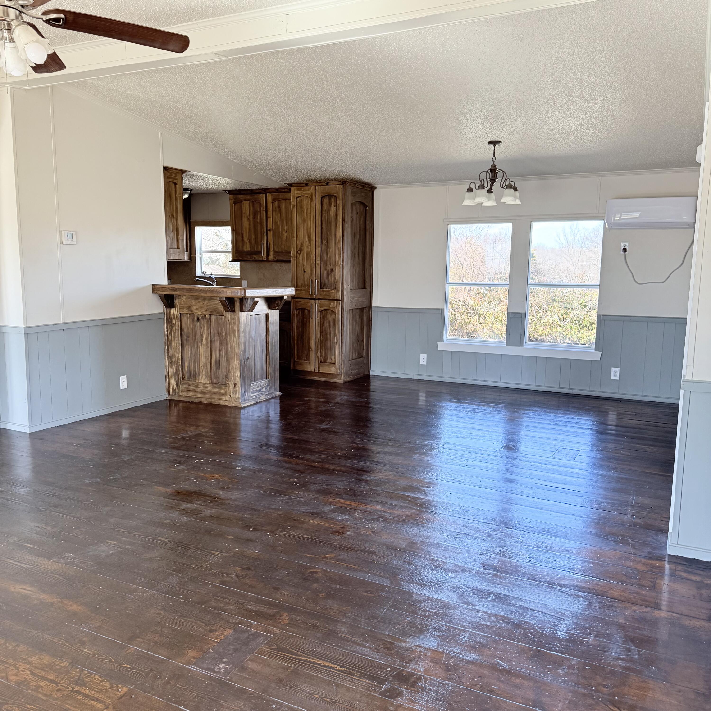 285 Water Street Property Photo 6