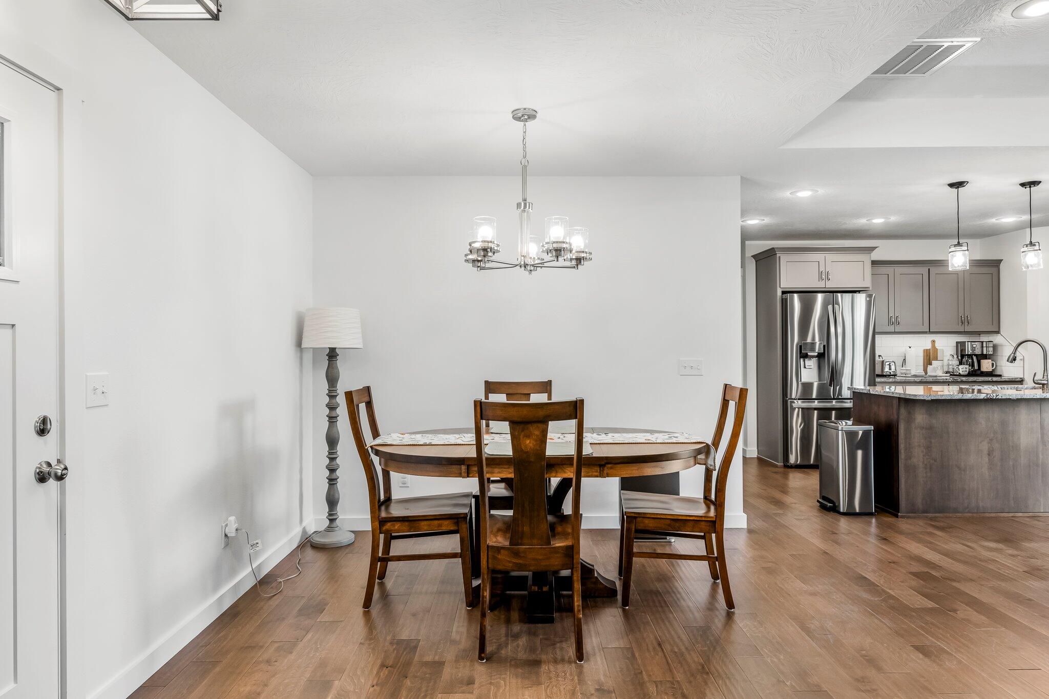 4269 Madrid Avenue Property Photo 8