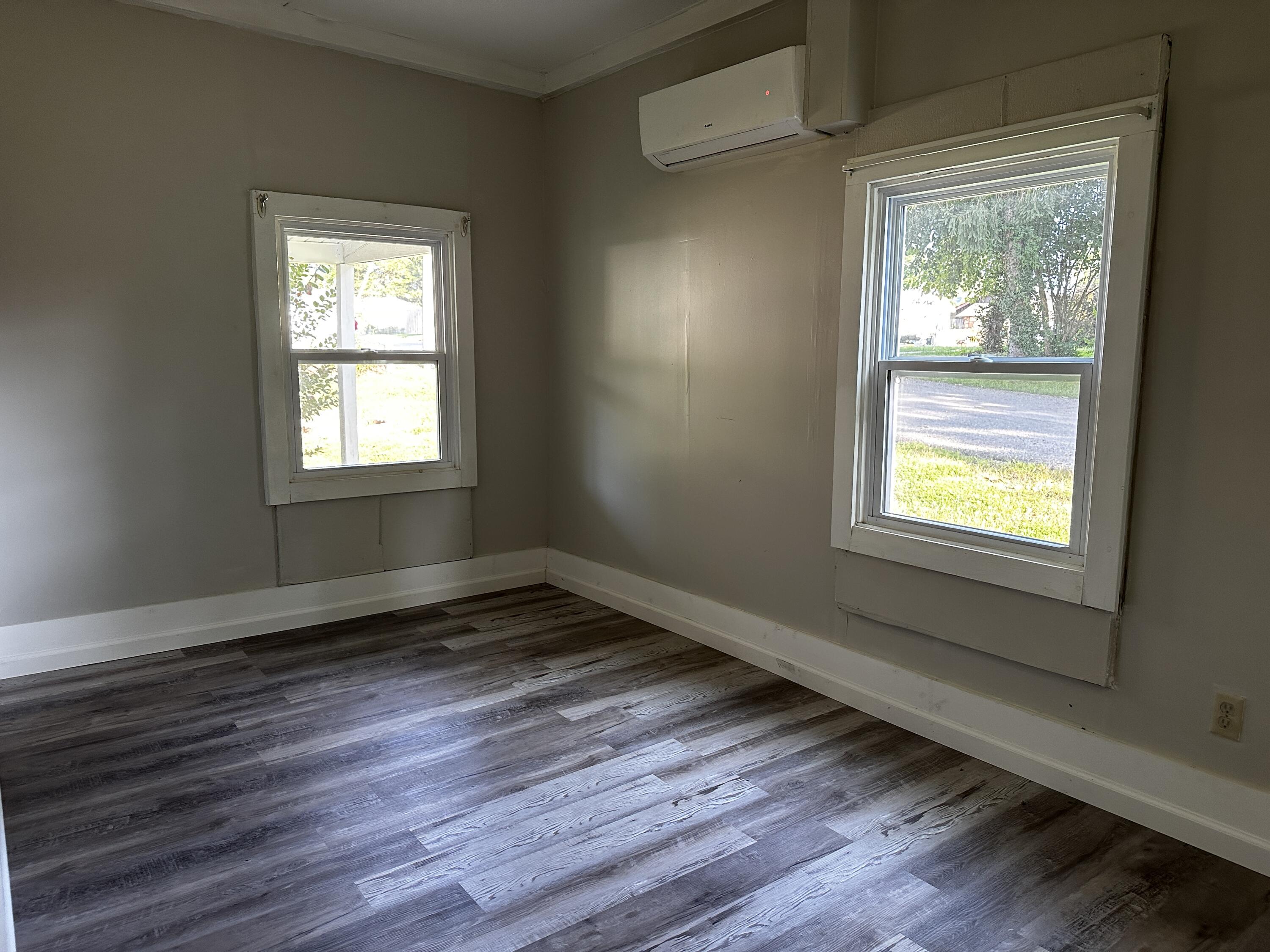 402 Johnson Street Property Photo 5