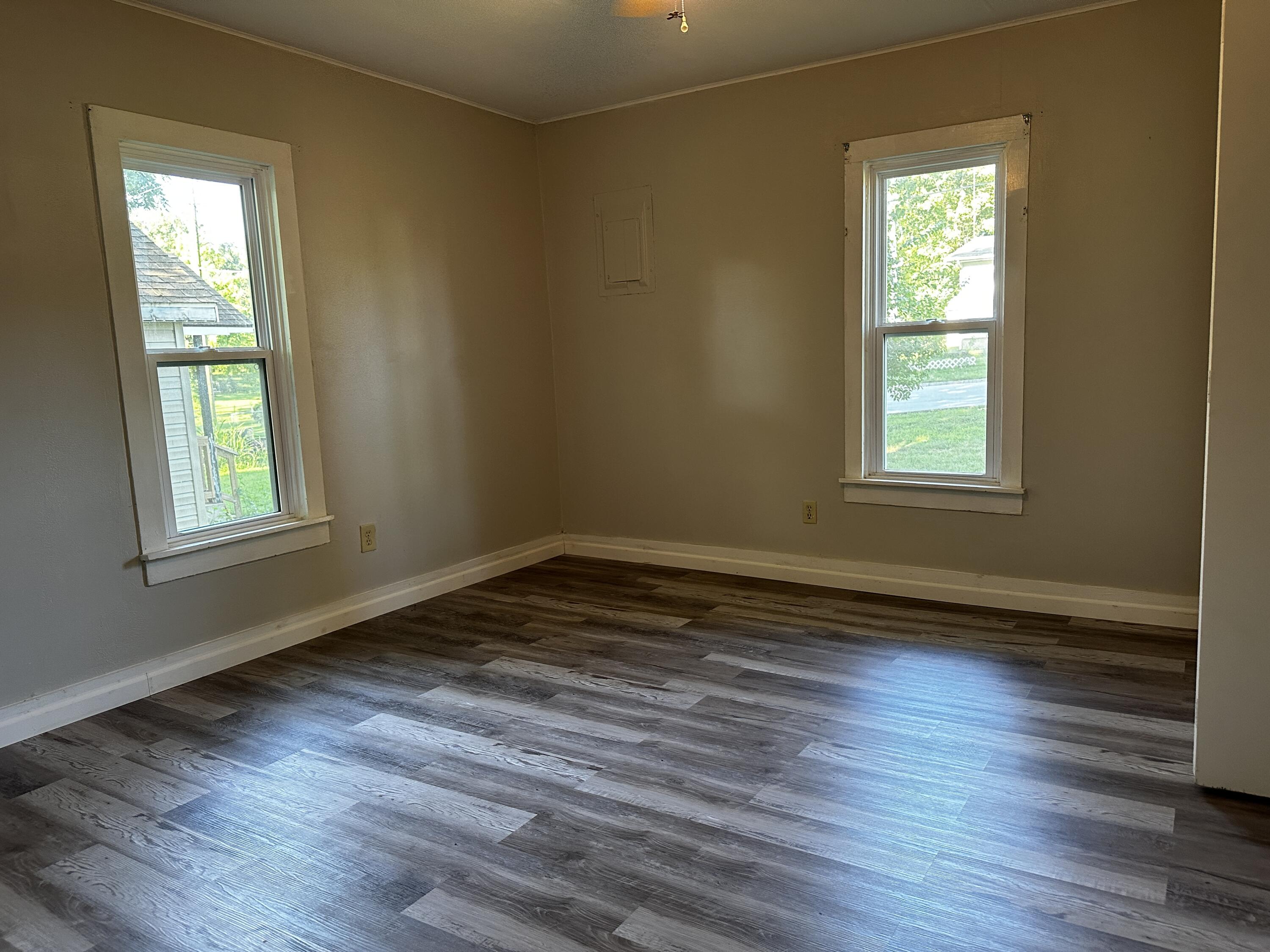 402 Johnson Street Property Photo 6