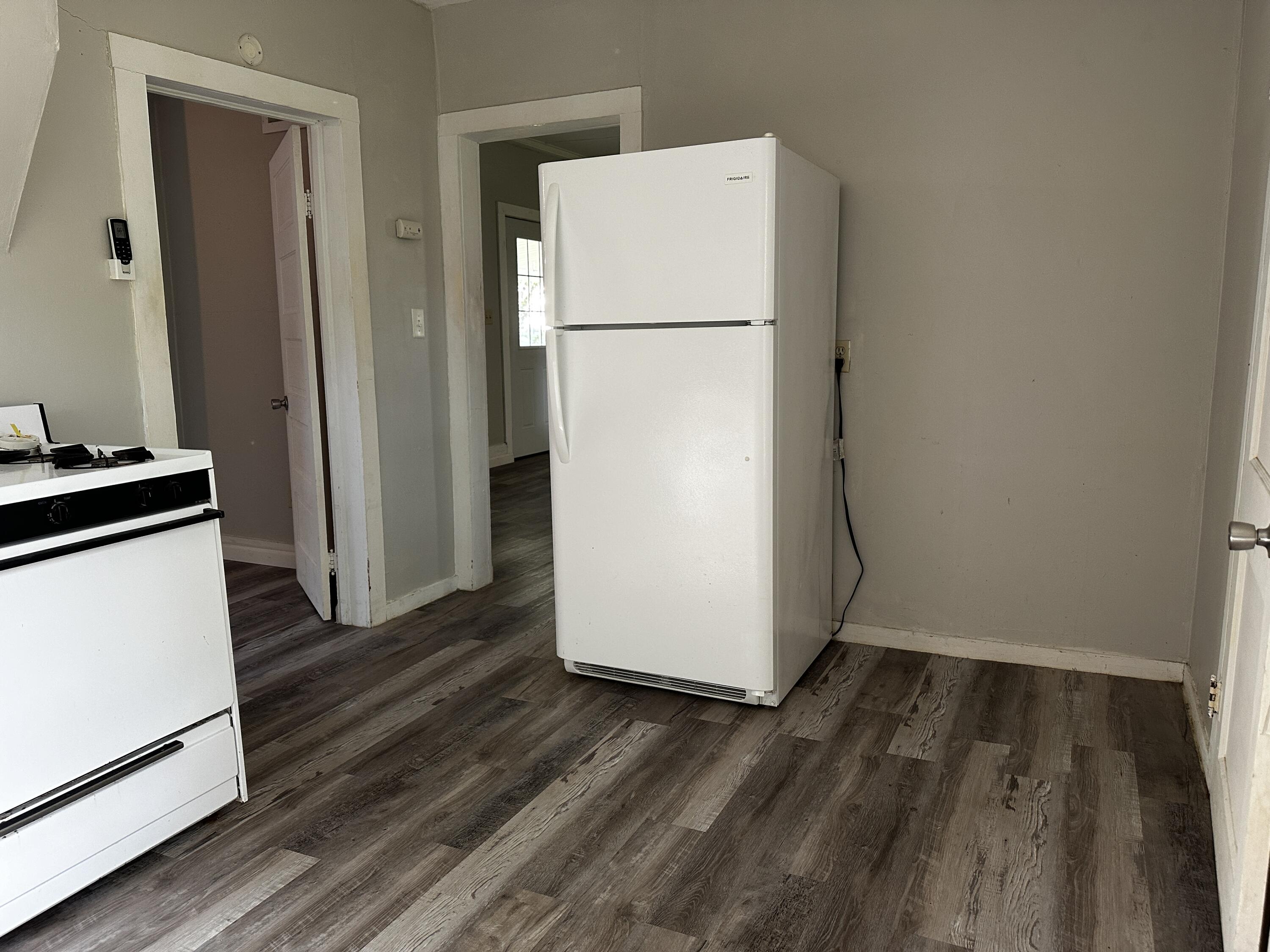 402 Johnson Street Property Photo 9