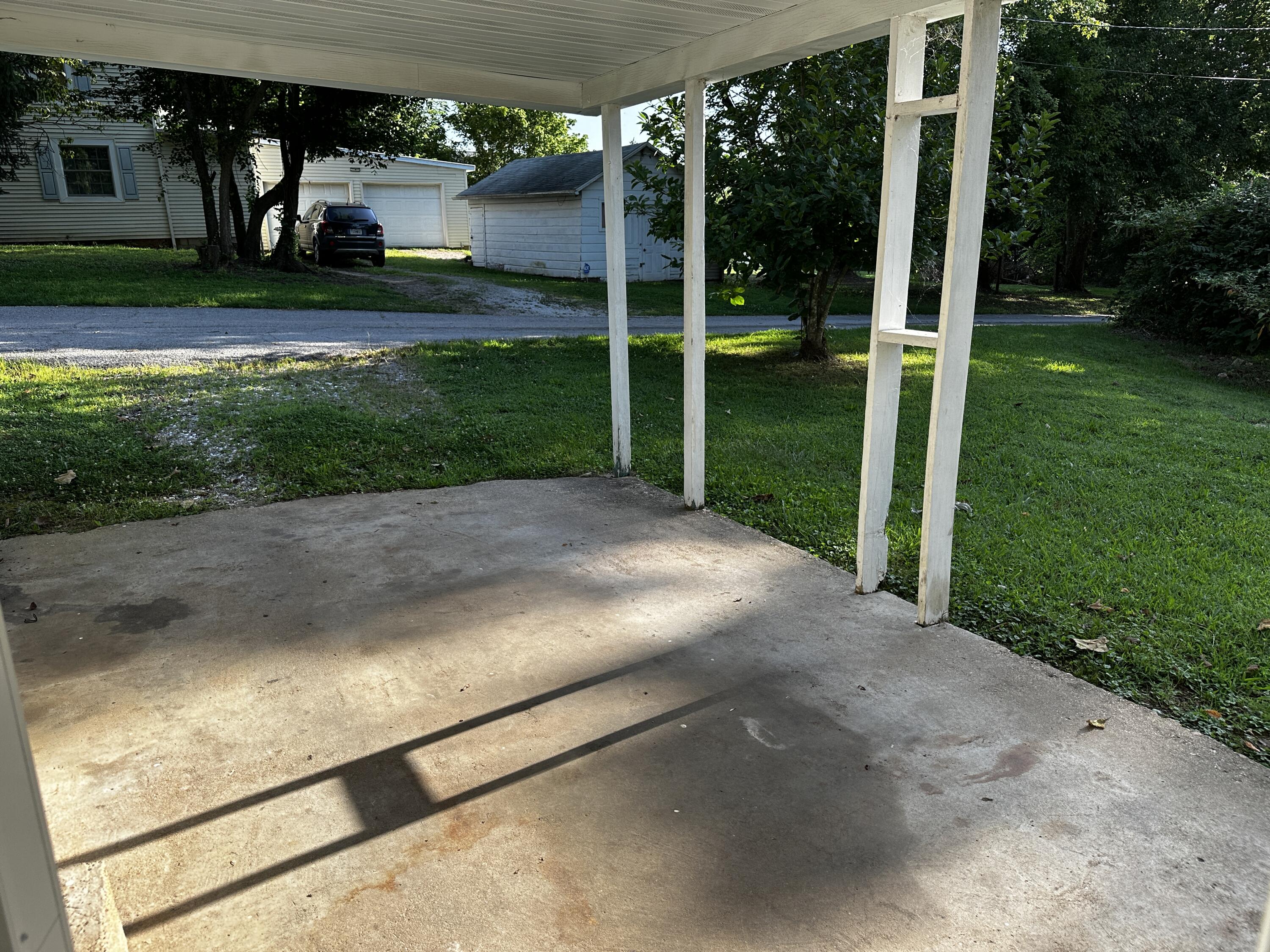 402 Johnson Street Property Photo 12