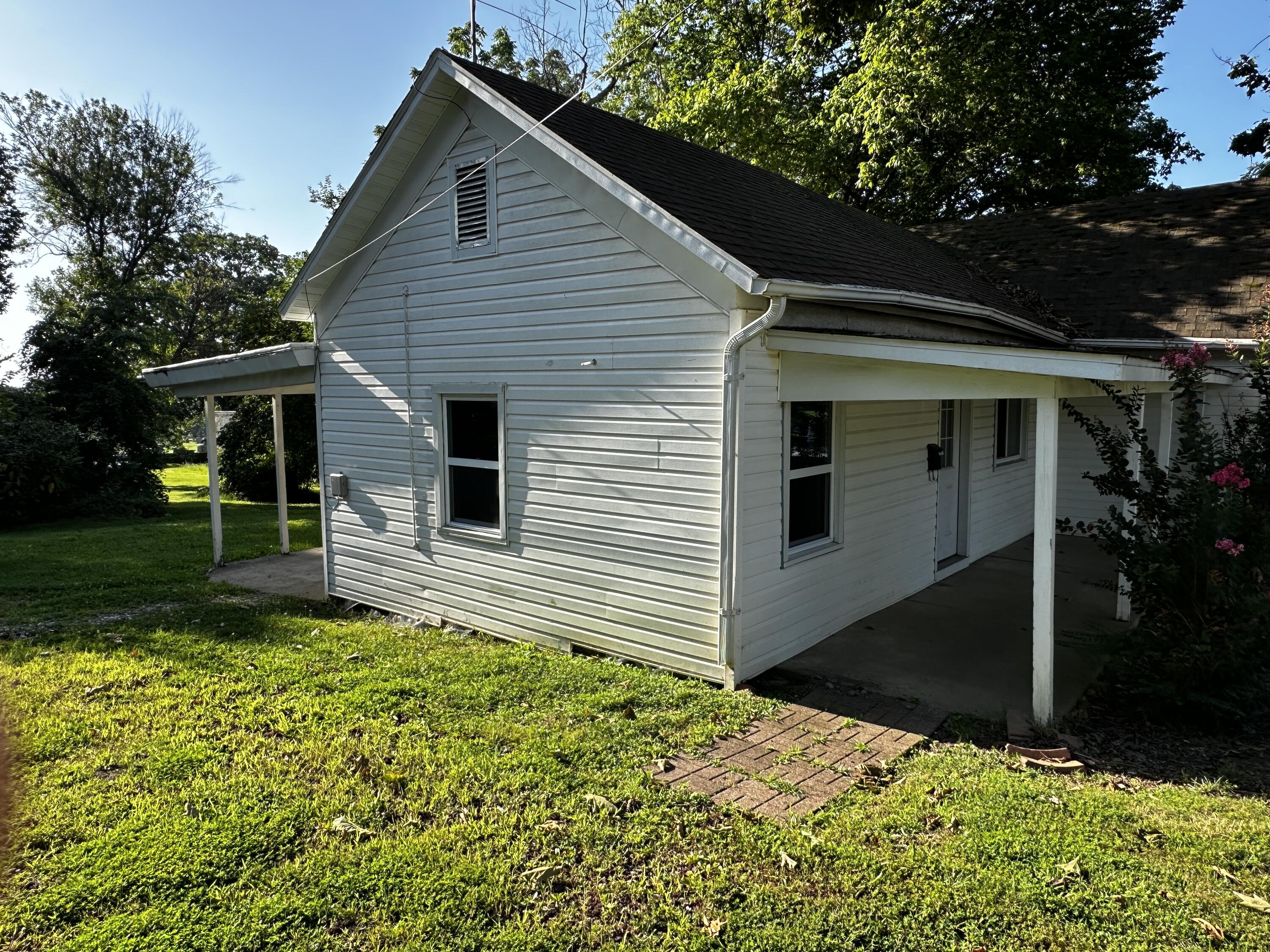 402 Johnson Street Property Photo 13