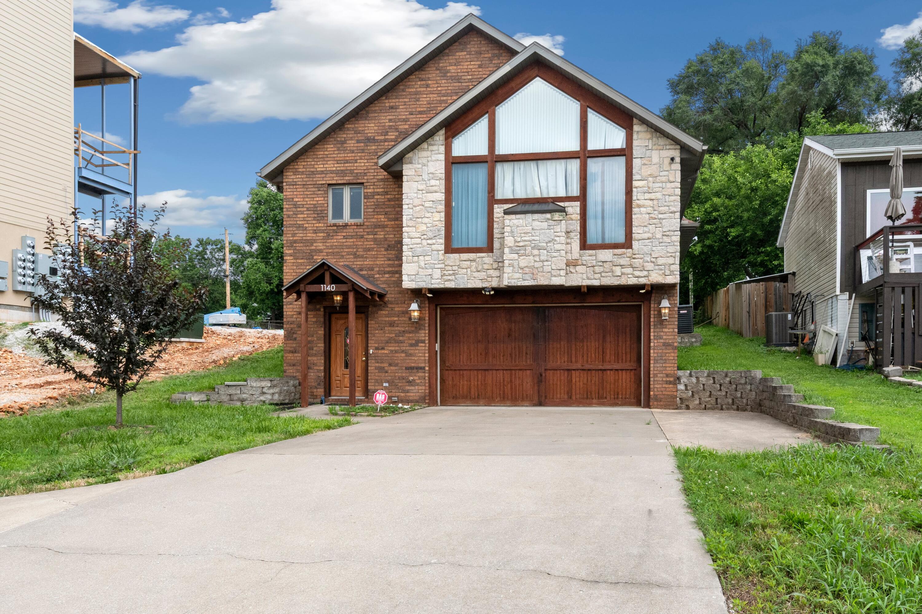 1140 South Grant Avenue Property Photo 1