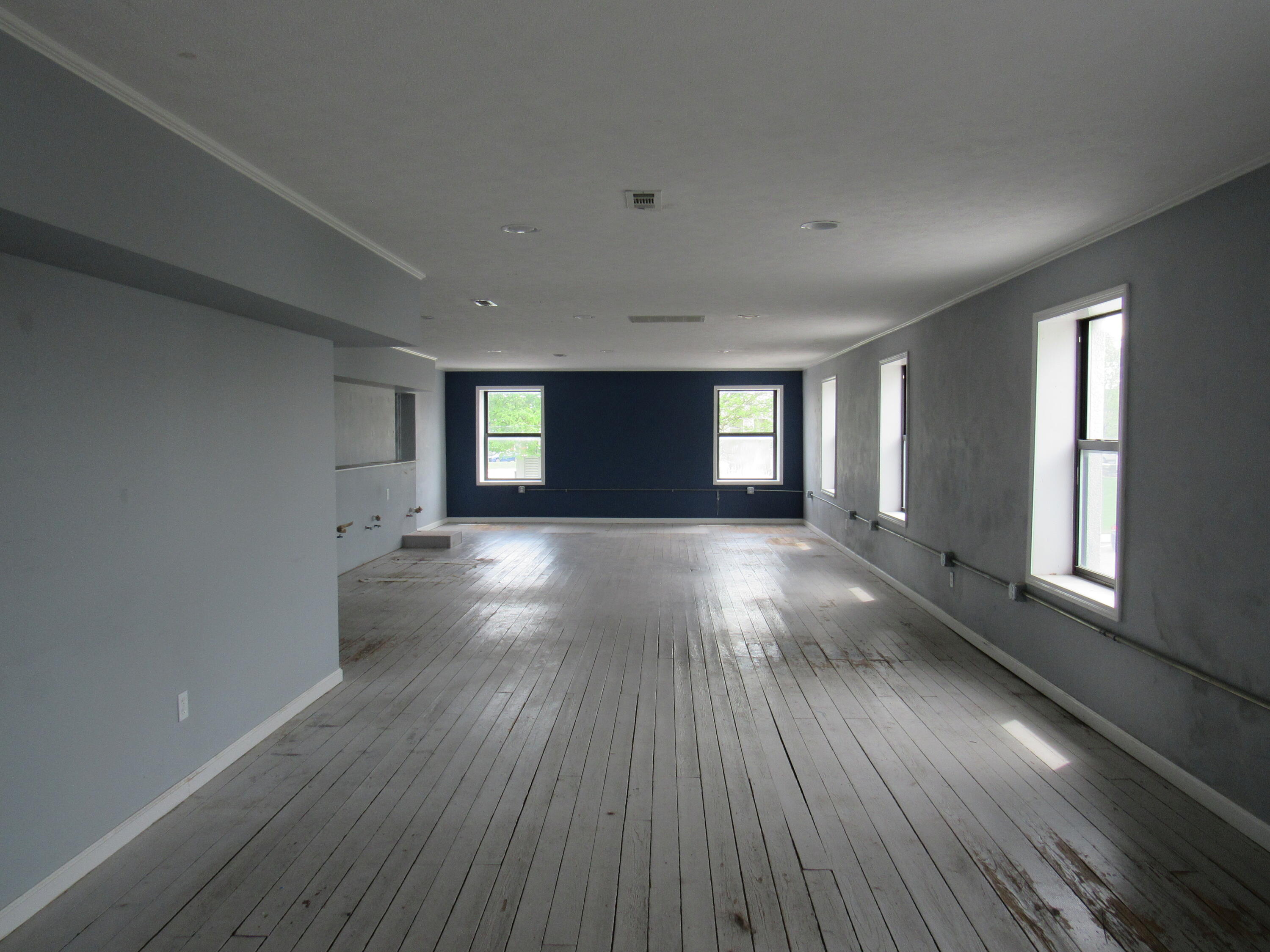 203 West Washington Street Property Photo 6
