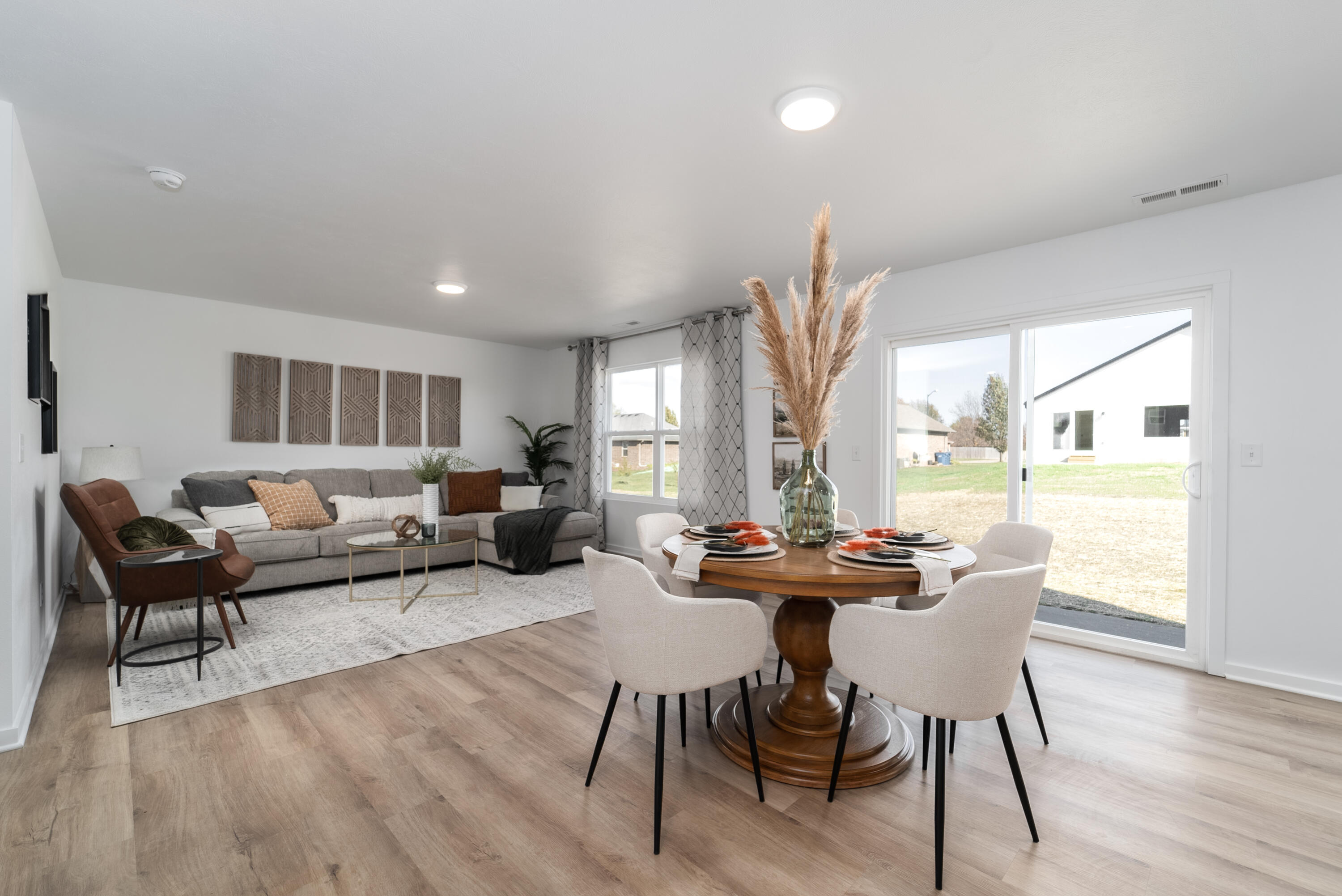 476 Lennox Street Property Photo 6