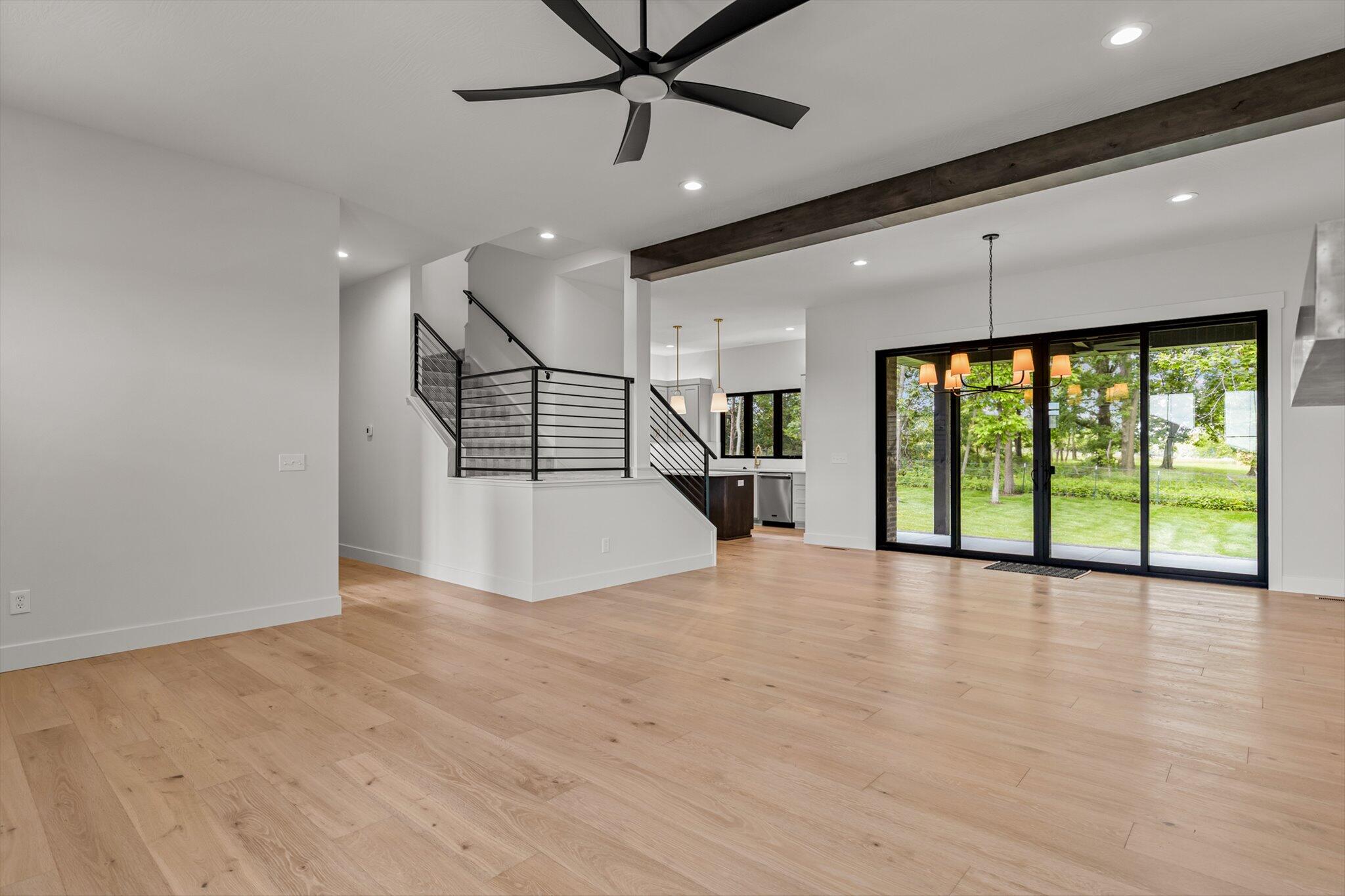5567 East Wild Horse Drive Property Photo 2