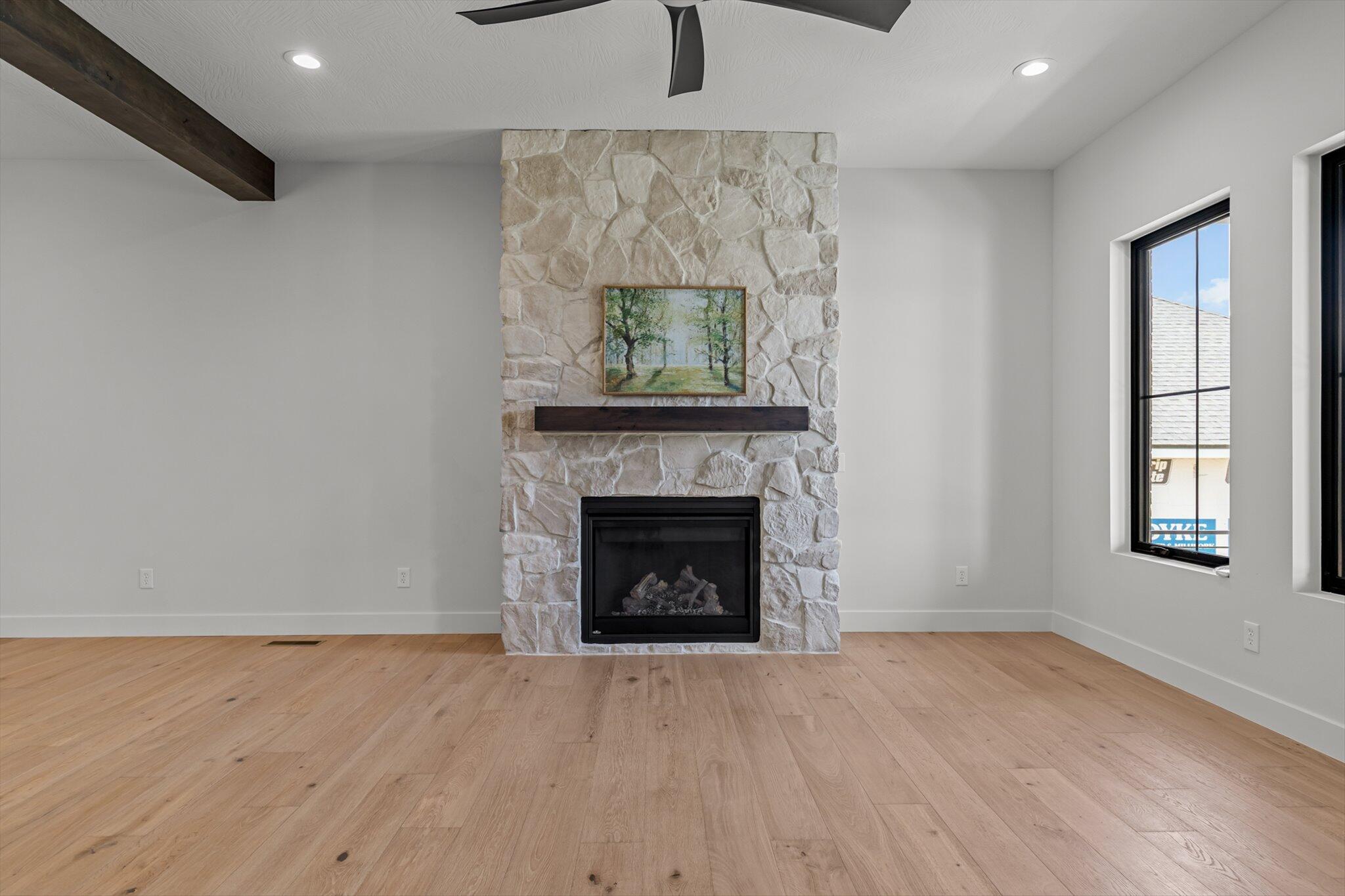 5567 East Wild Horse Drive Property Photo 3