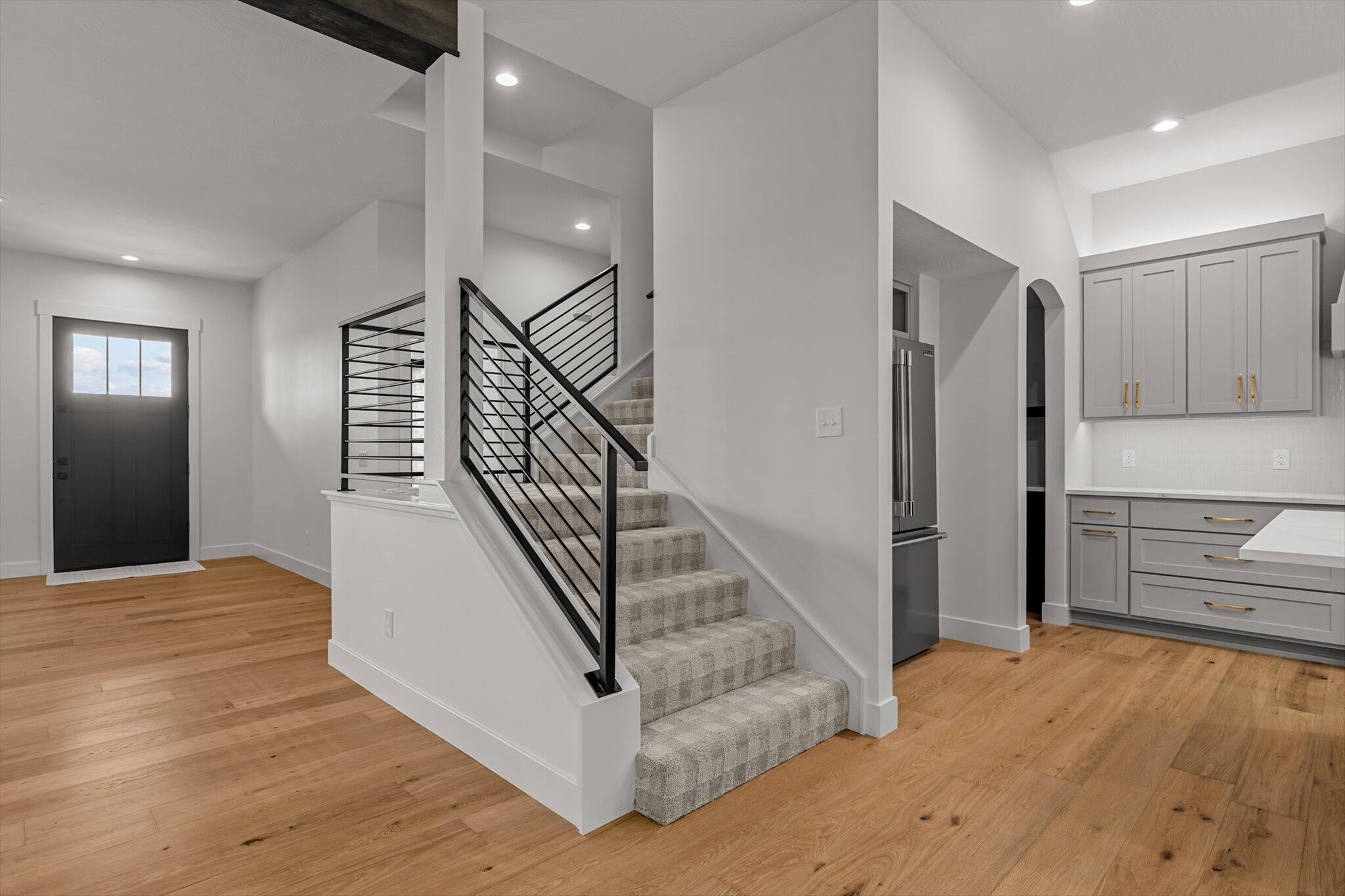 5567 East Wild Horse Drive Property Photo 8