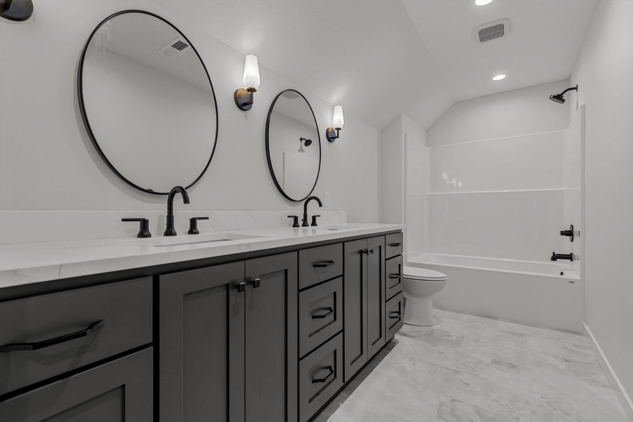5567 East Wild Horse Drive Property Photo 27