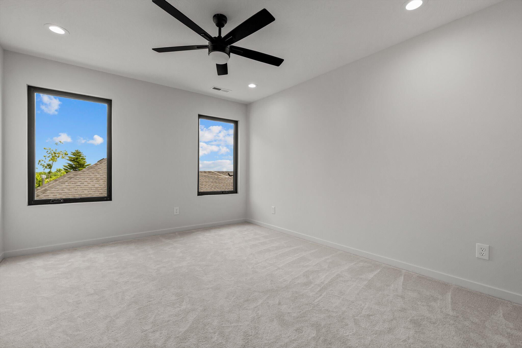 5567 East Wild Horse Drive Property Photo 28