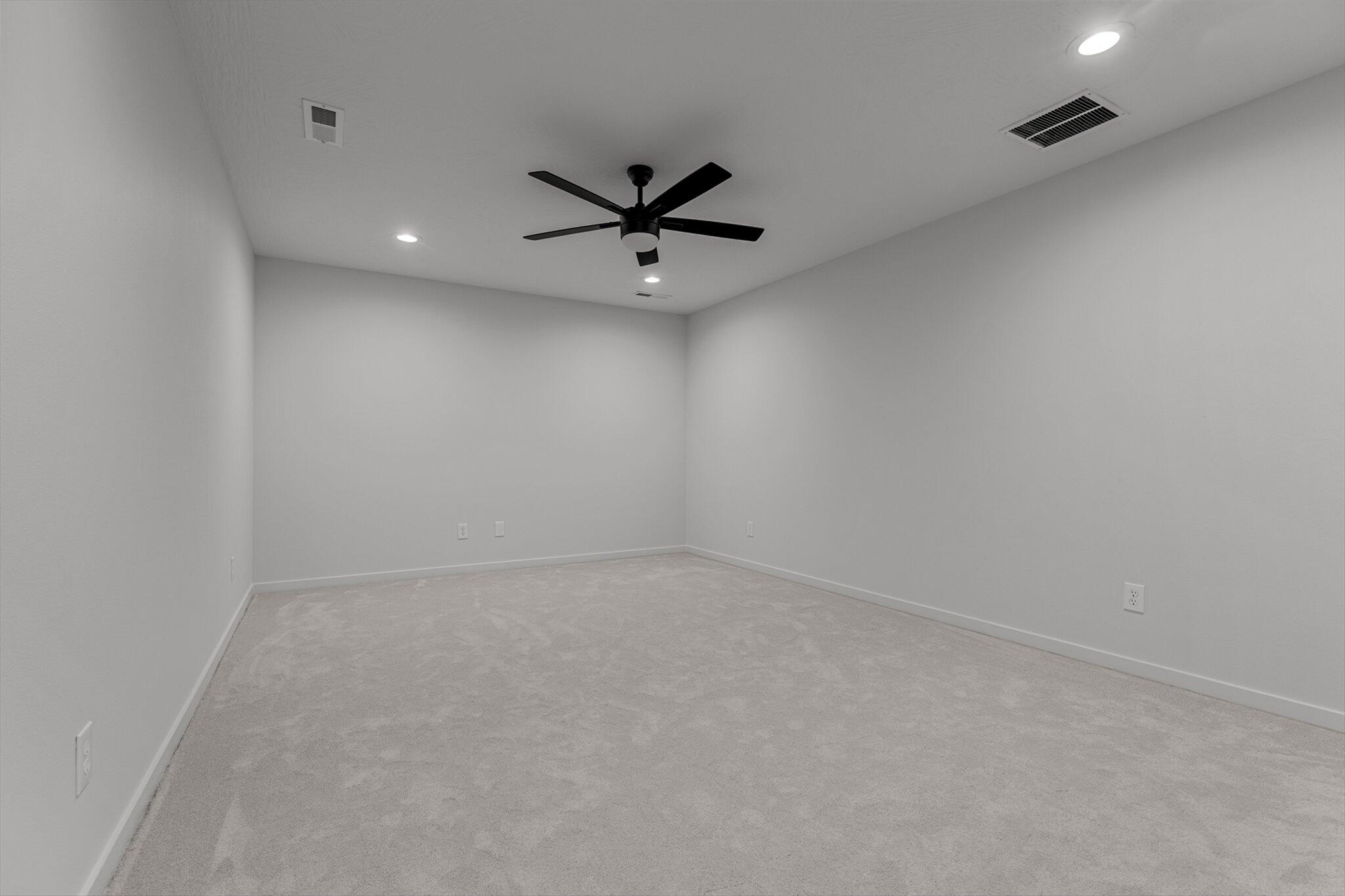 5567 East Wild Horse Drive Property Photo 30