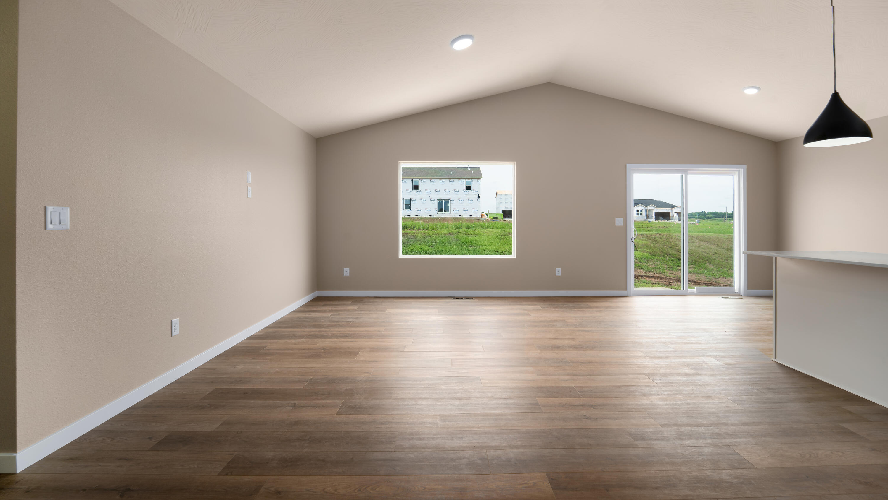 475 Summit Drive Property Photo 6