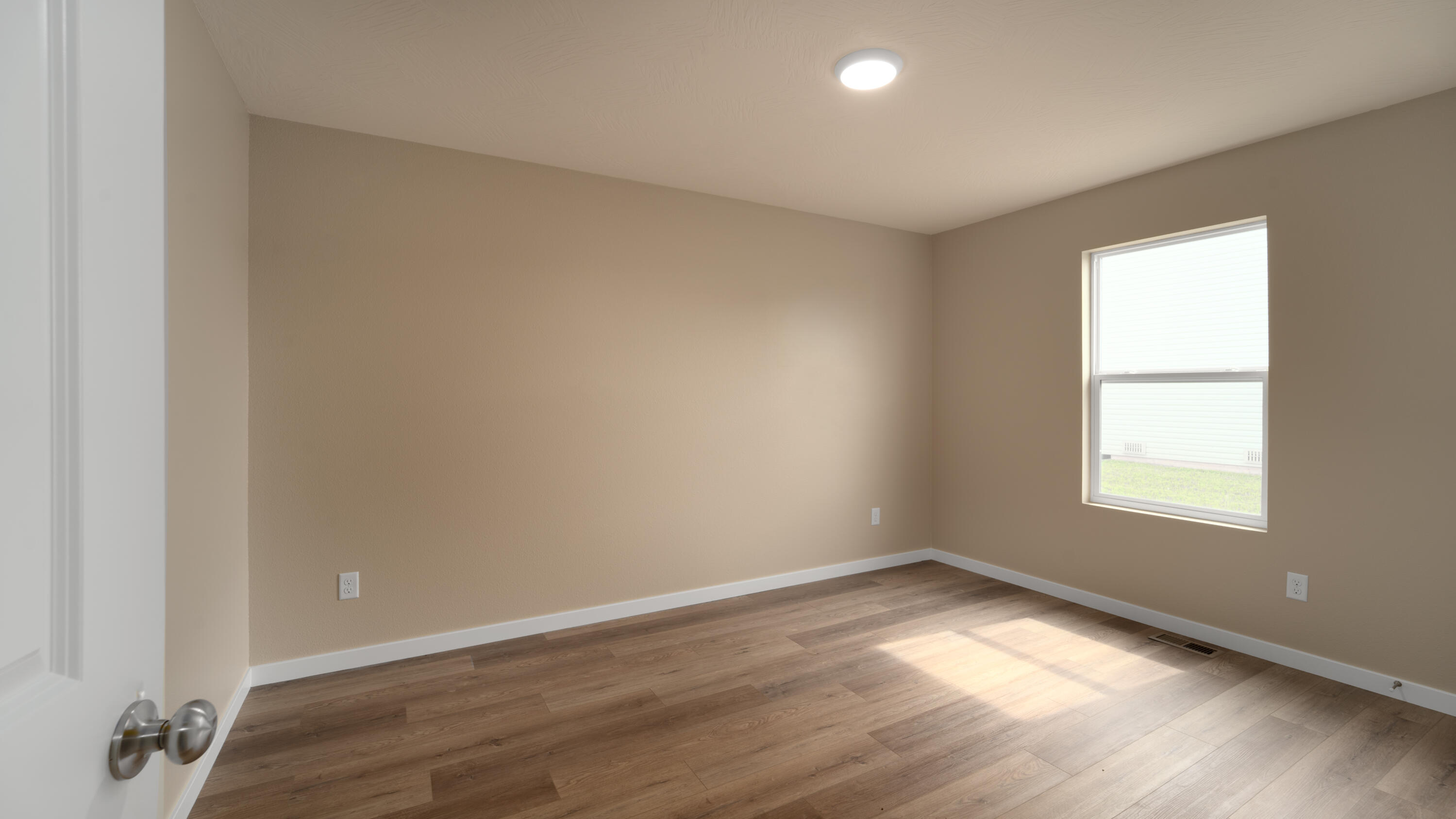 475 Summit Drive Property Photo 12