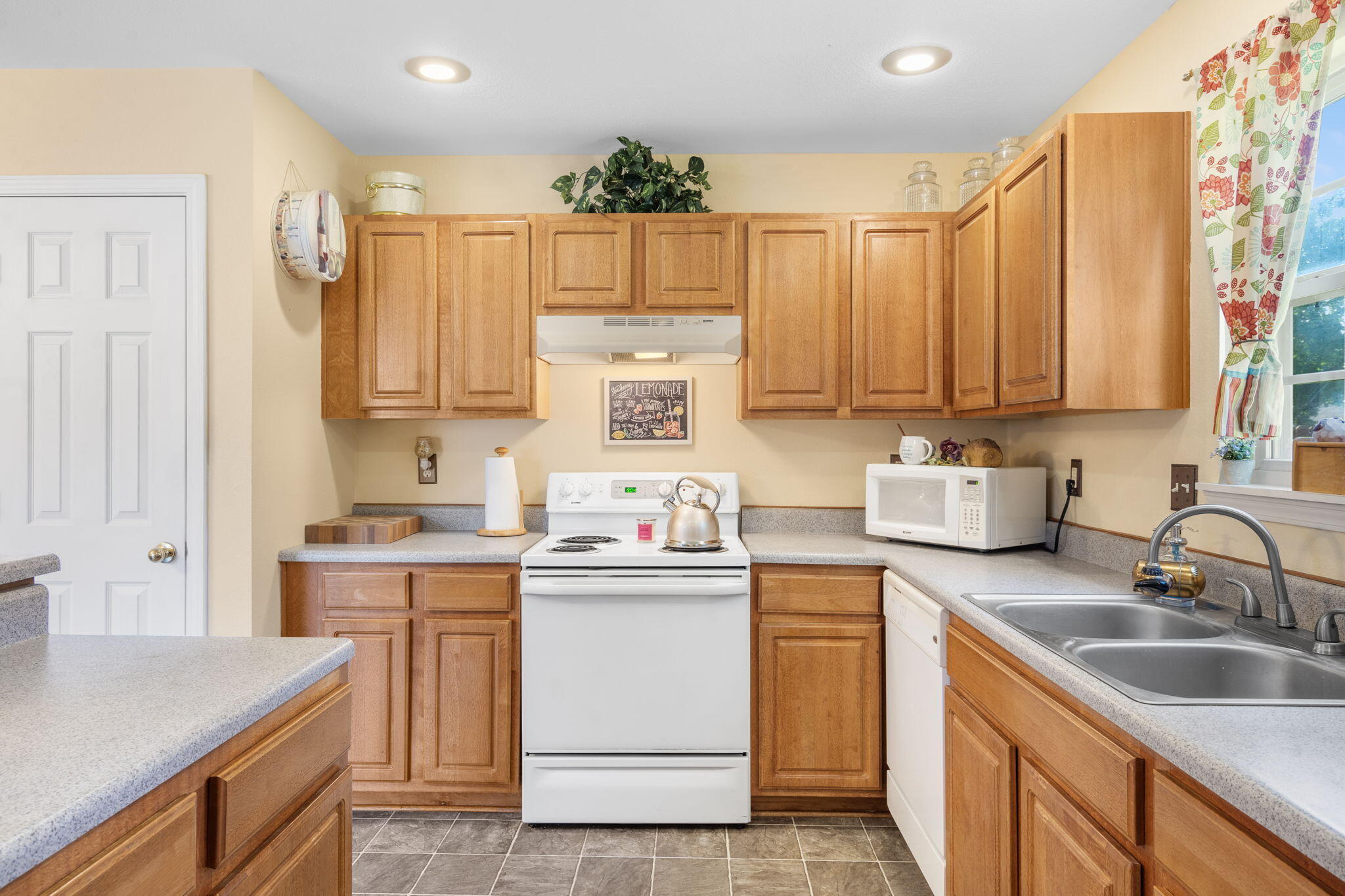 120 Deer Run Road Property Photo 7