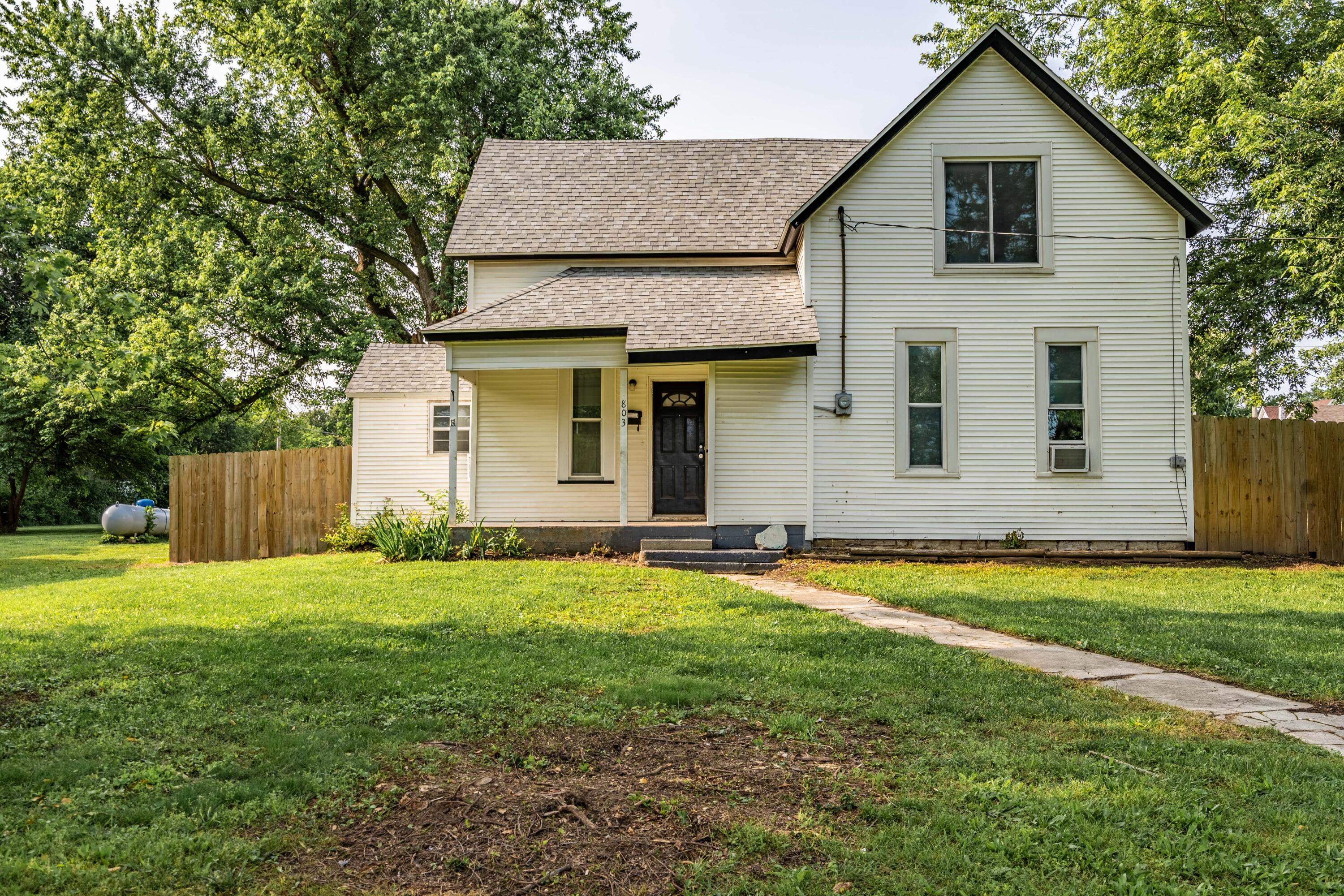 803 West Pine Street Property Photo 2