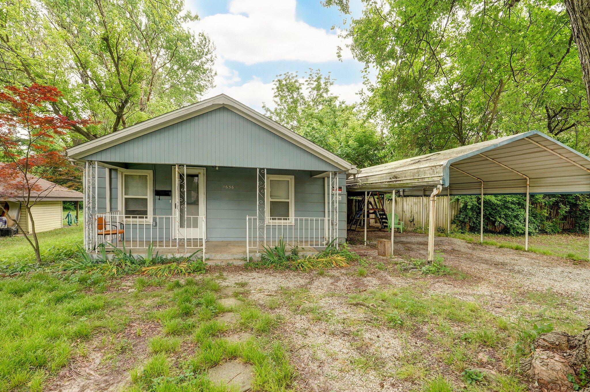 1656 North Hayes Avenue Property Photo 1