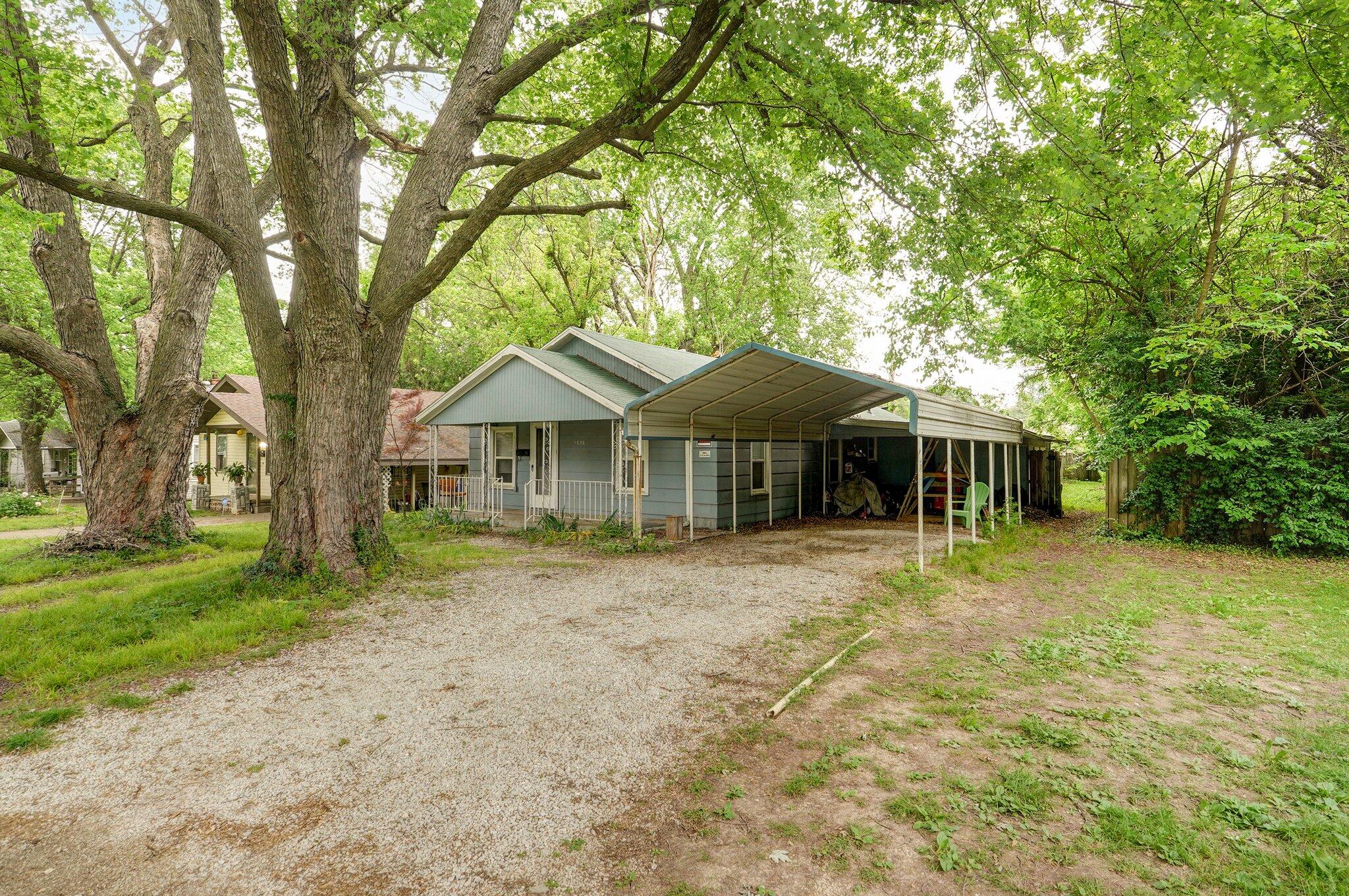 1656 North Hayes Avenue Property Photo 2