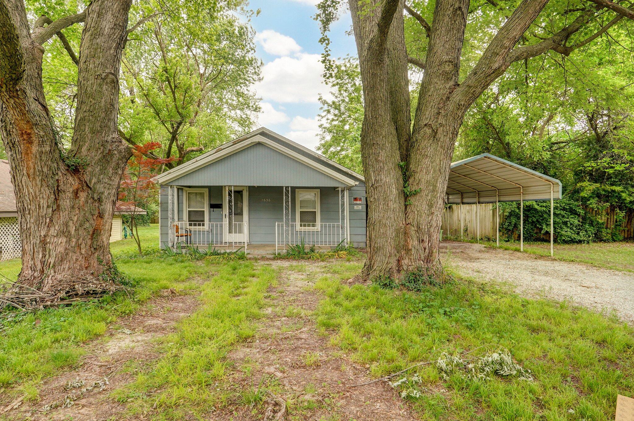 1656 North Hayes Avenue Property Photo 3