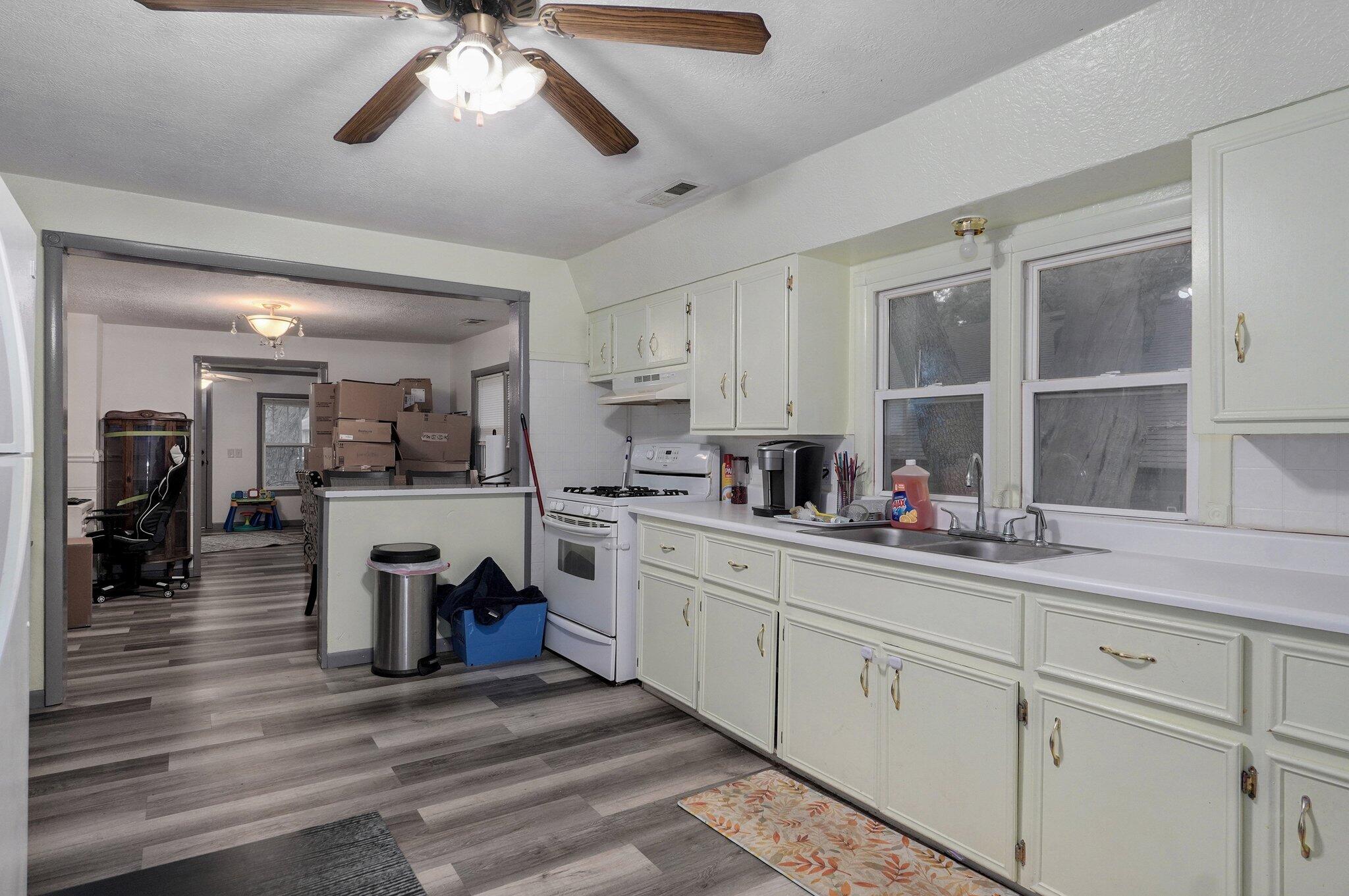 1656 North Hayes Avenue Property Photo 12