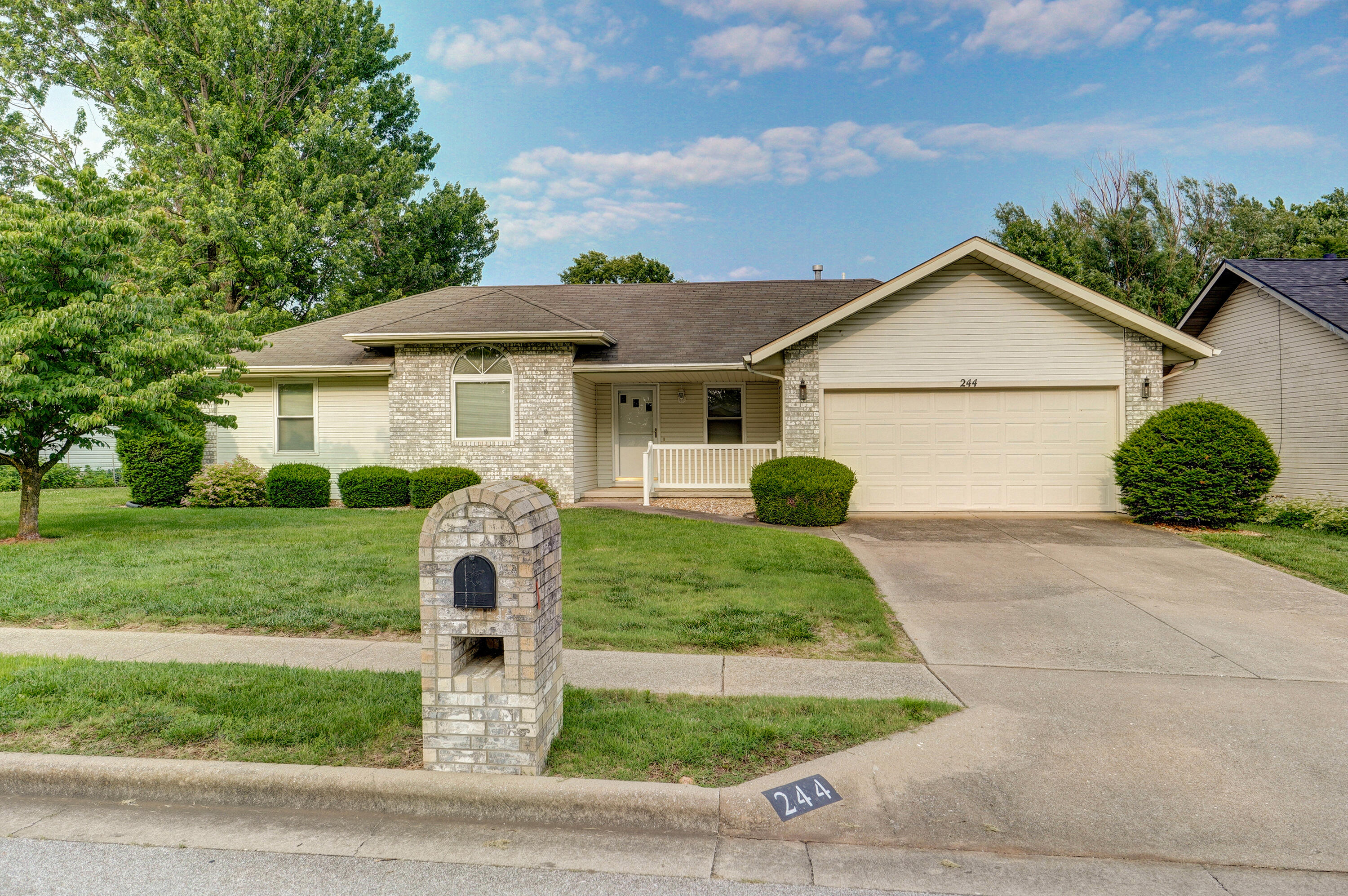 244 South Dove Valley Avenue Property Photo 1