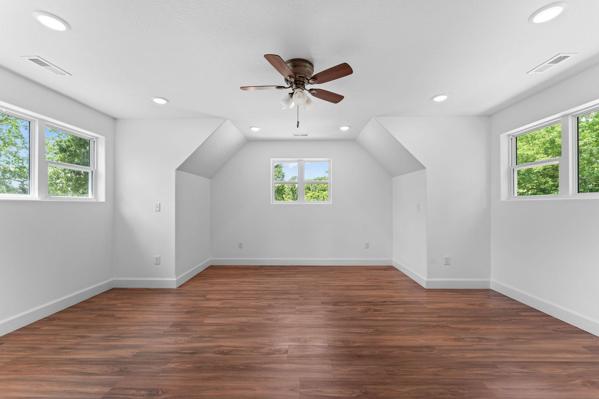 680 Highpoints Ridge Property Photo 29