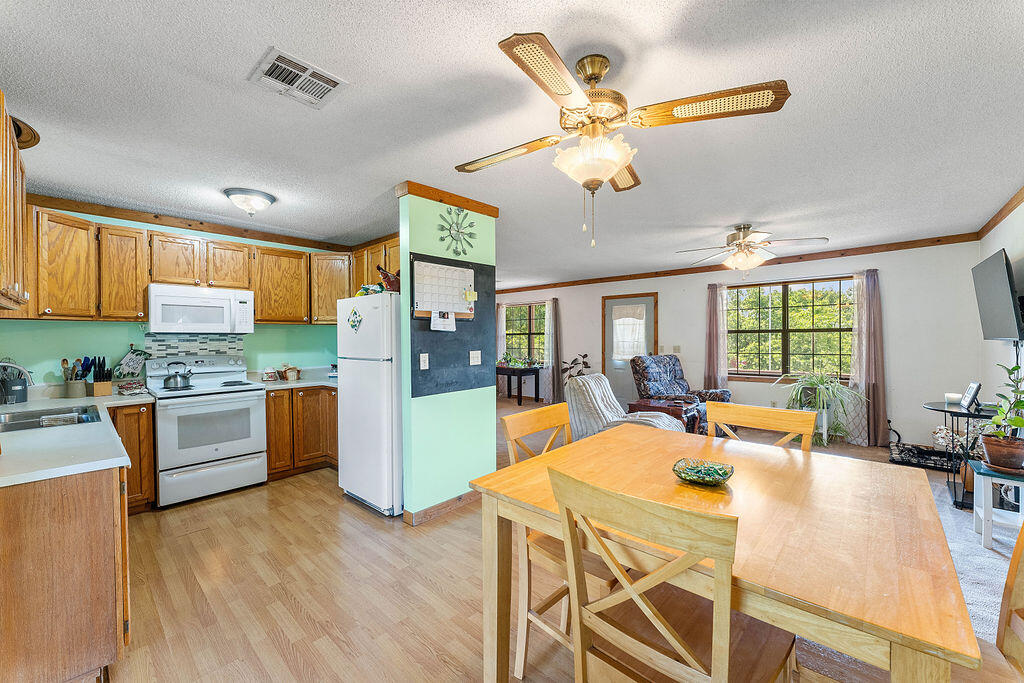 1188 Kyle Road Property Photo 4