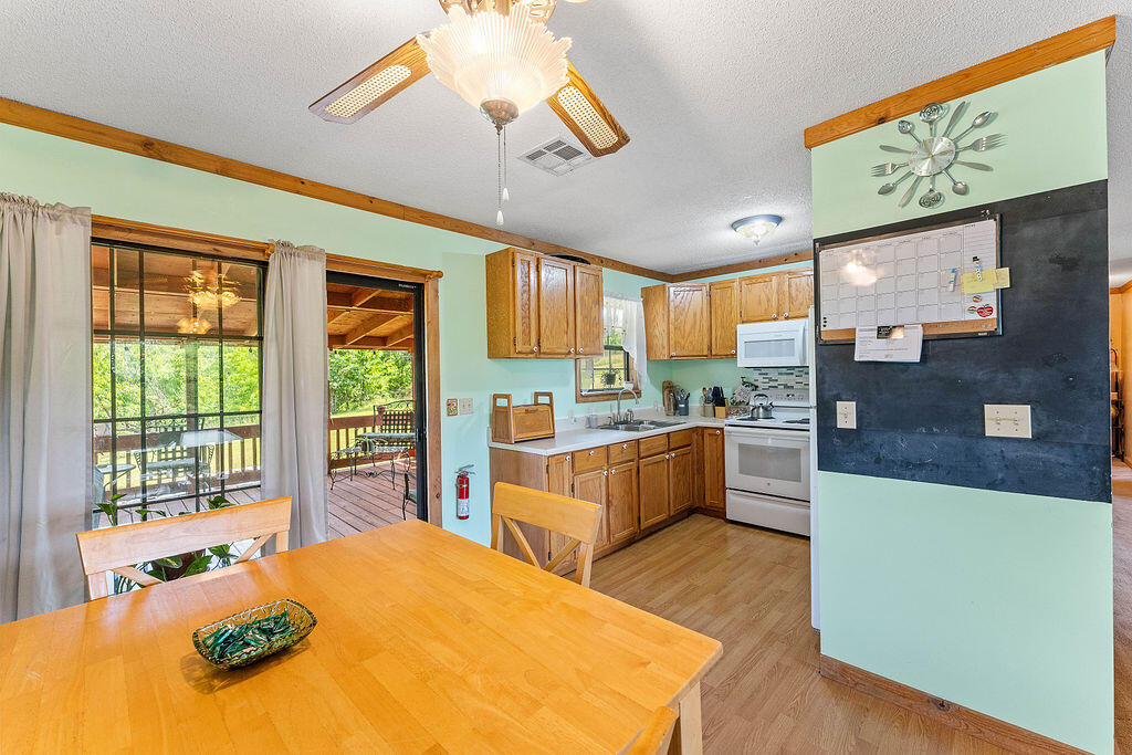 1188 Kyle Road Property Photo 6