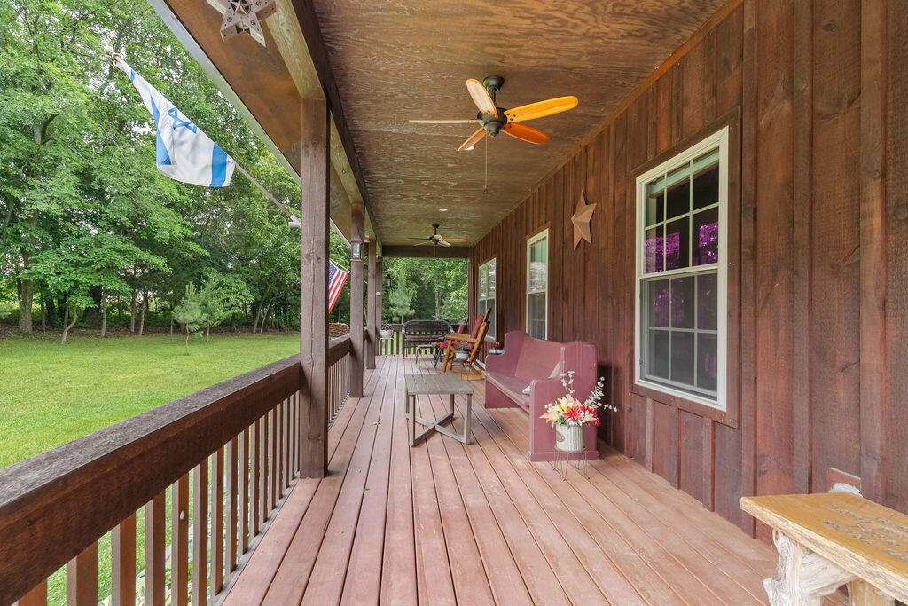 6 Glory Lane Property Photo 15