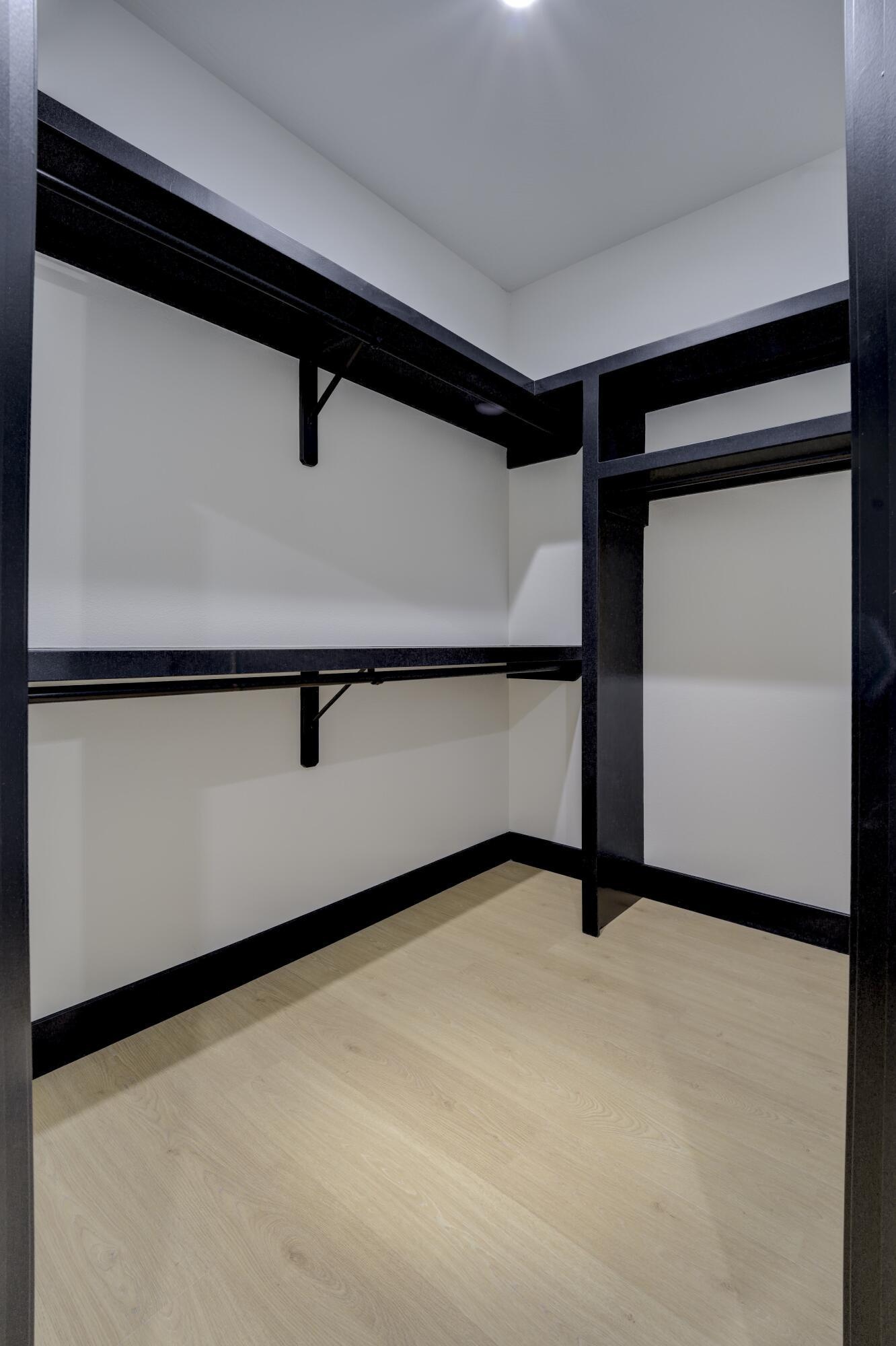 609 North Acacia Avenue Property Photo 10